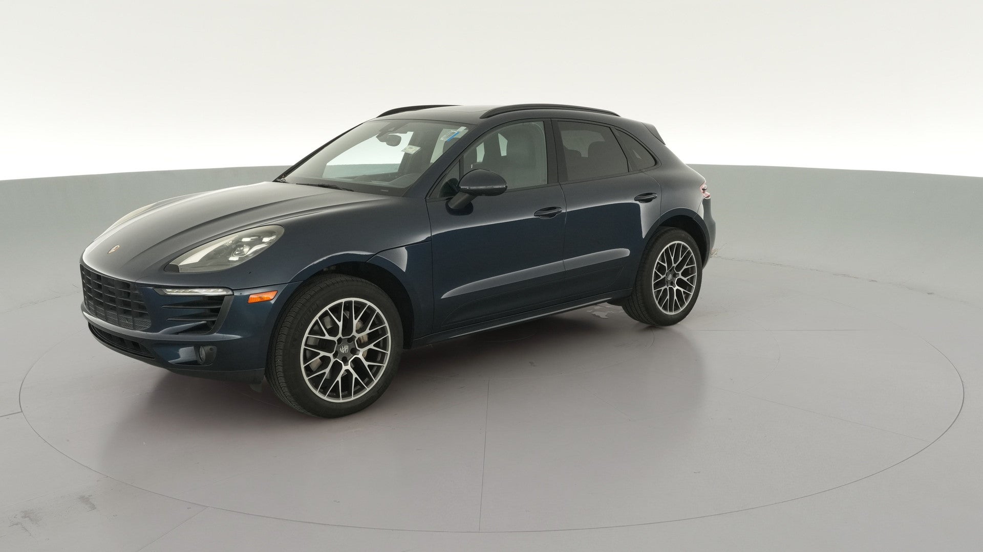 2017 Porsche Macan vehicle photo