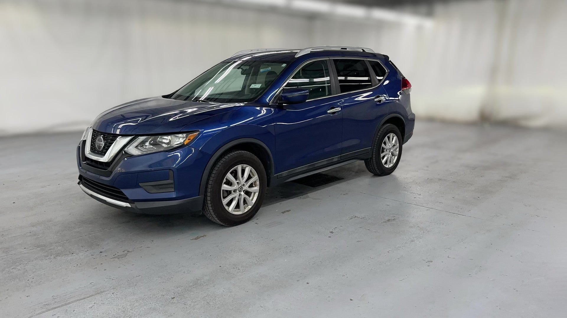 2018 Nissan Rogue vehicle photo