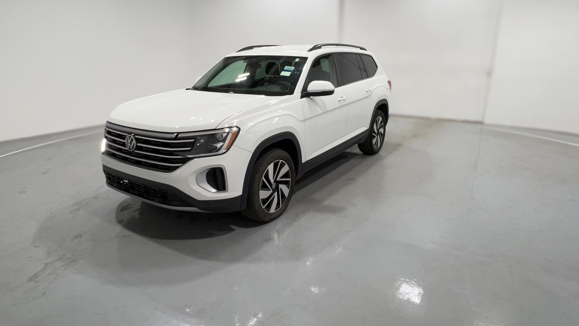 2025 Volkswagen Atlas vehicle photo