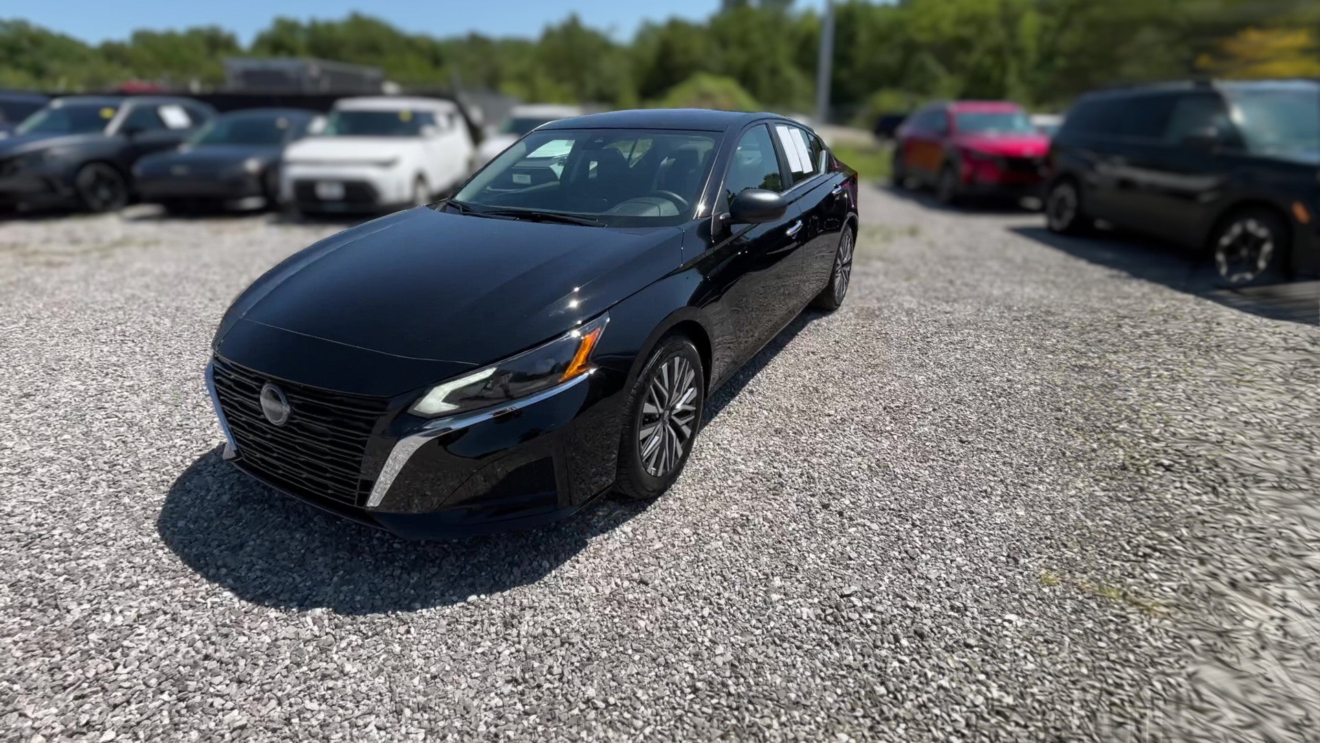 2025 Nissan Altima vehicle photo