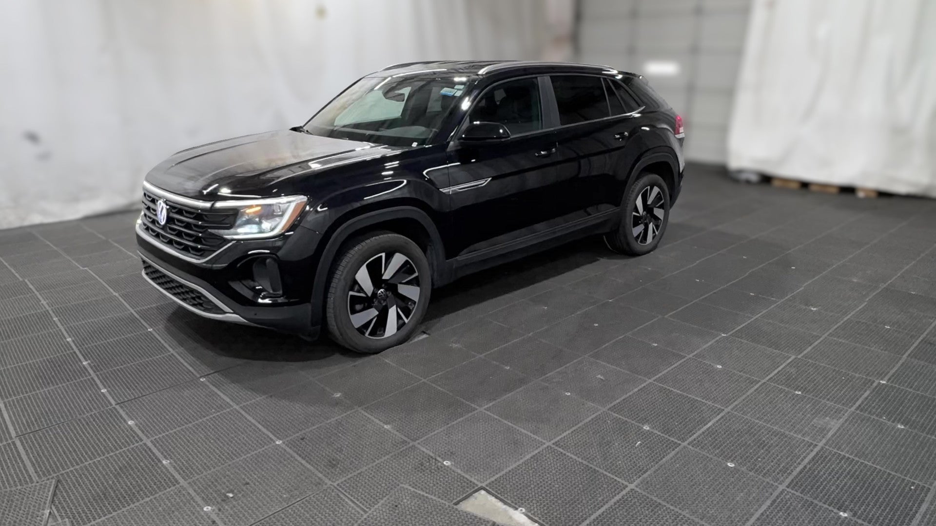 2026 Volkswagen Atlas Cross Sport vehicle photo