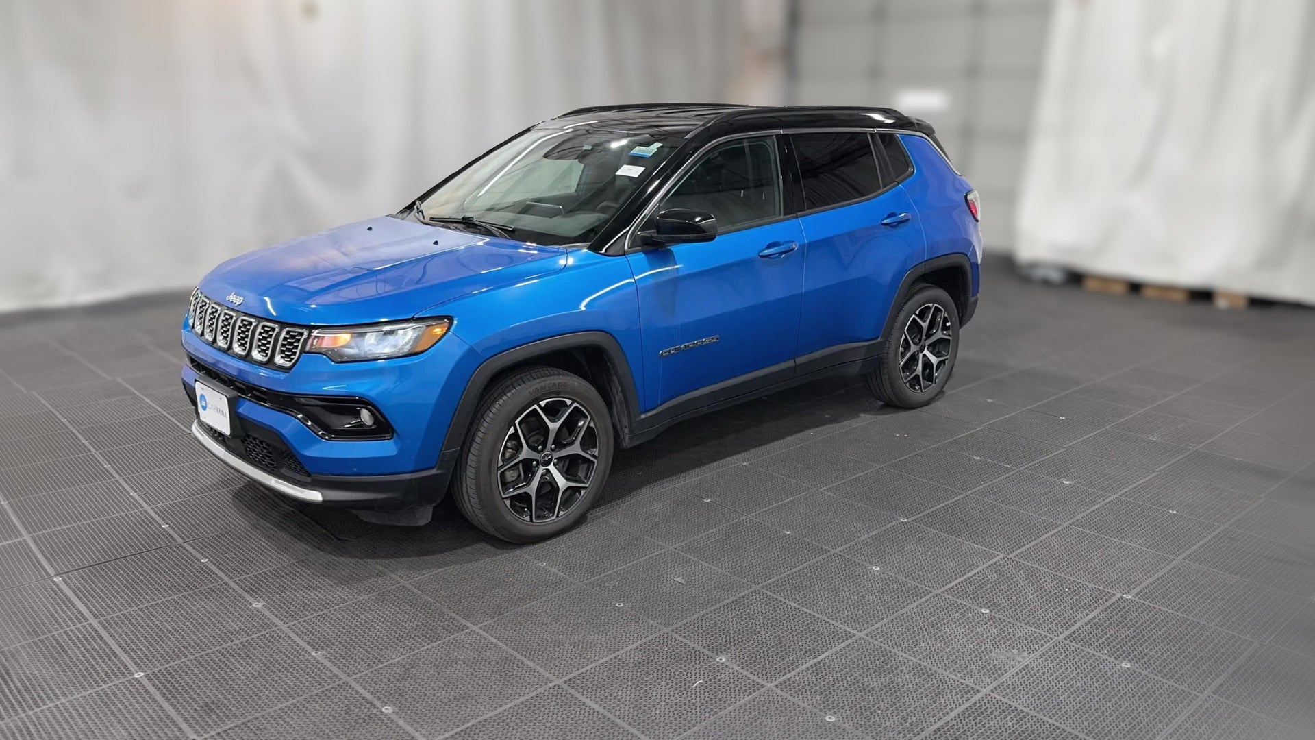 2025 Jeep Compass vehicle photo