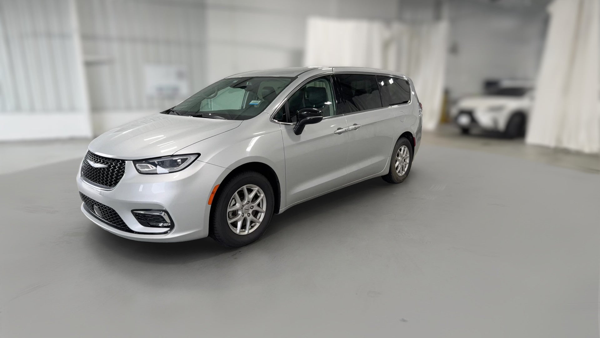 2024 Chrysler Pacifica vehicle photo