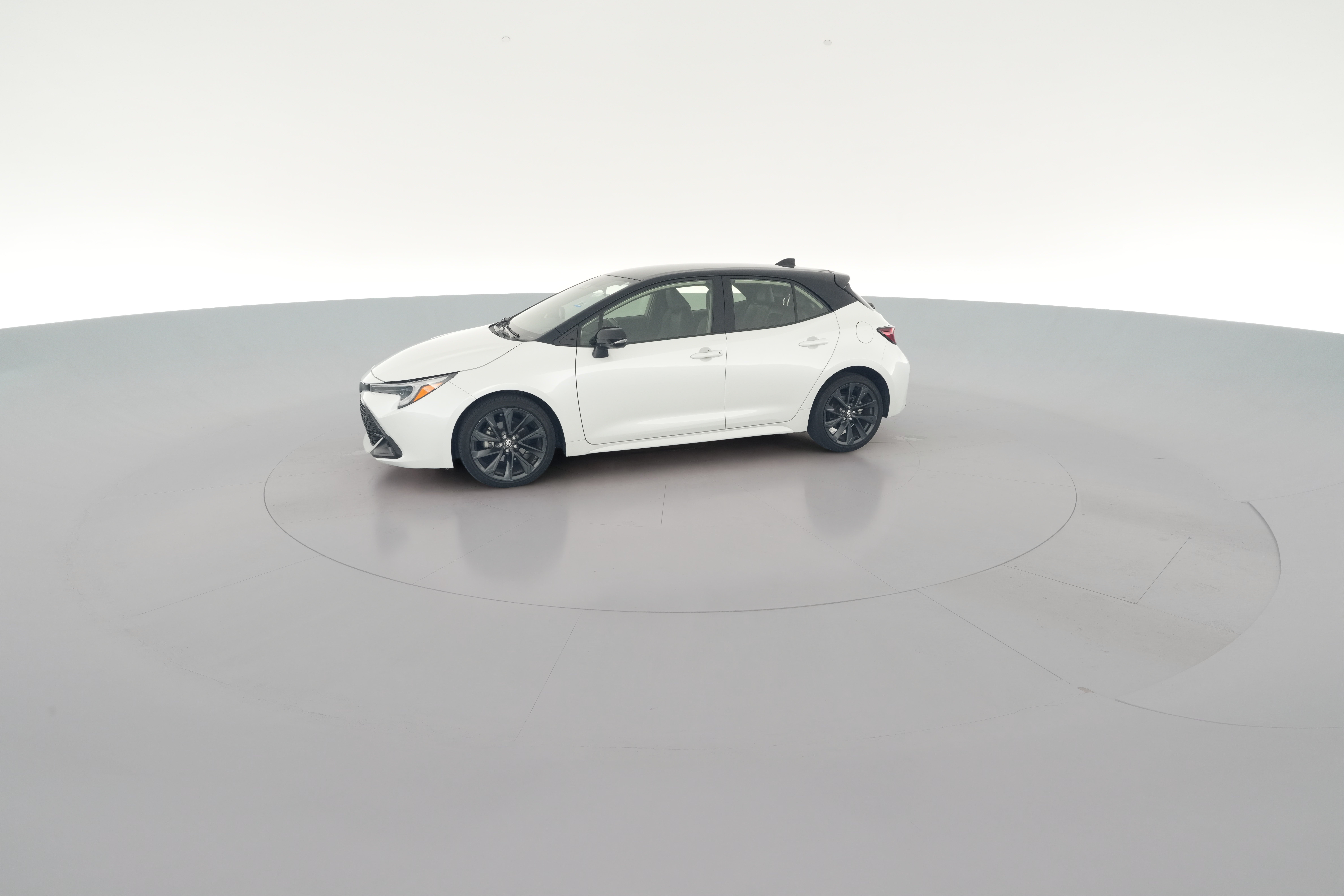 2024 Toyota Corolla Hatchback XSE - Photo 23