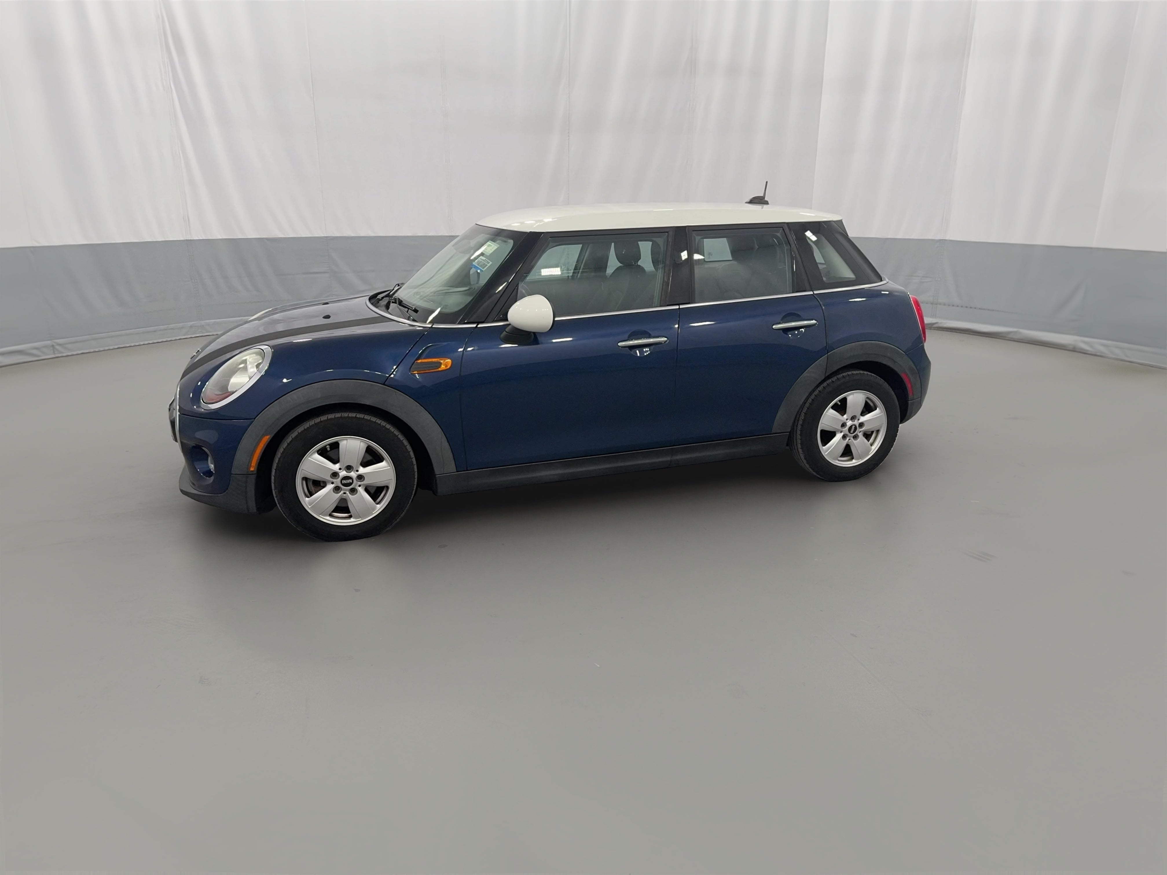 2017 MINI Cooper Base - Photo 25