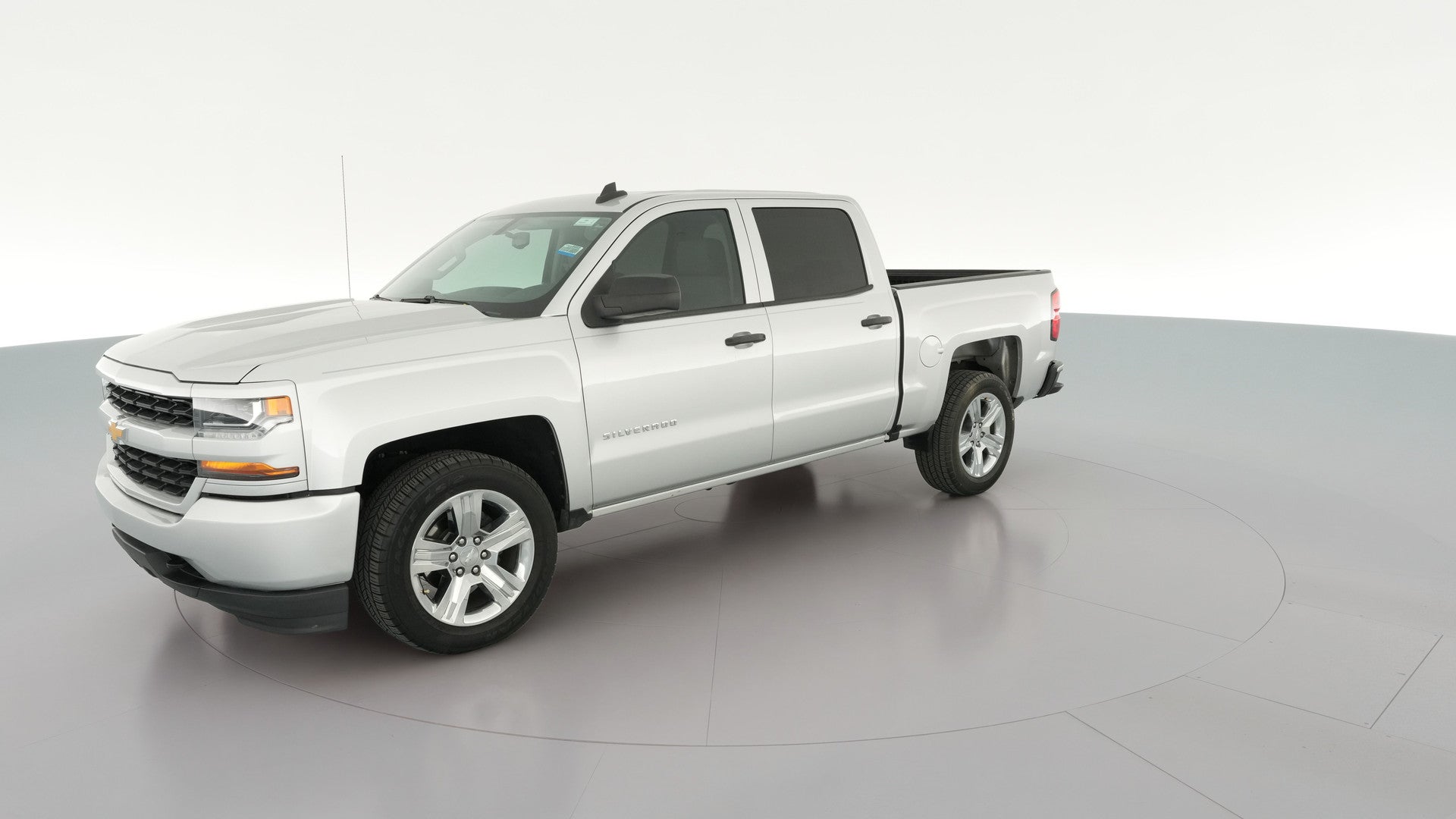 2018 Chevrolet Silverado 1500 Crew Cab vehicle photo
