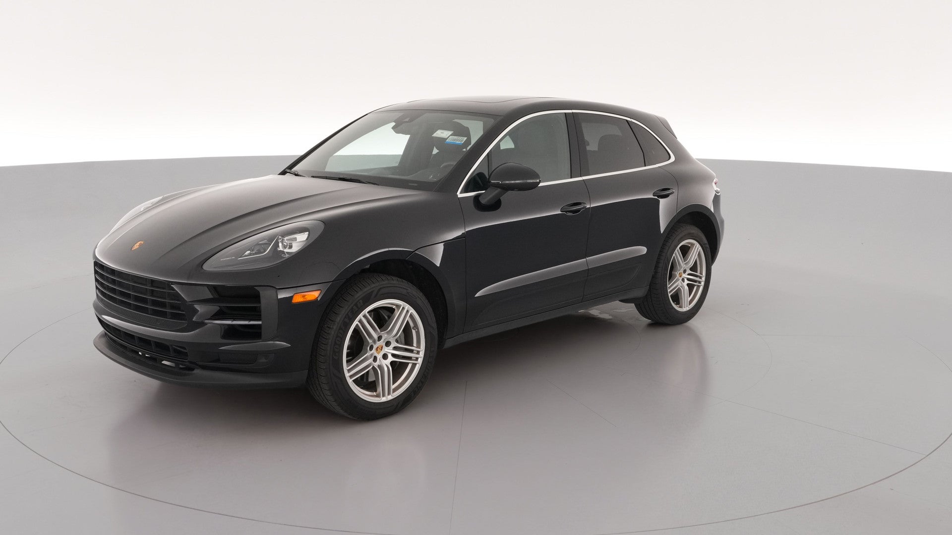 2019 Porsche Macan vehicle photo