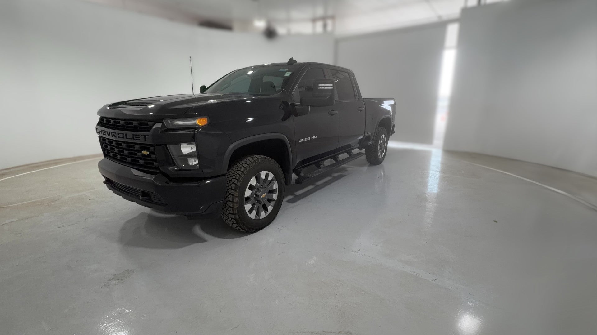 2021 Chevrolet Silverado 2500 HD Crew Cab vehicle photo