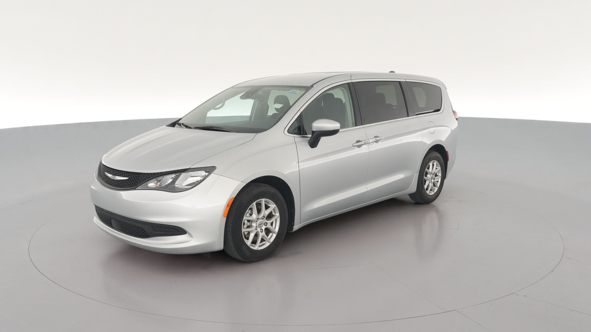 2023 Chrysler Voyager vehicle photo