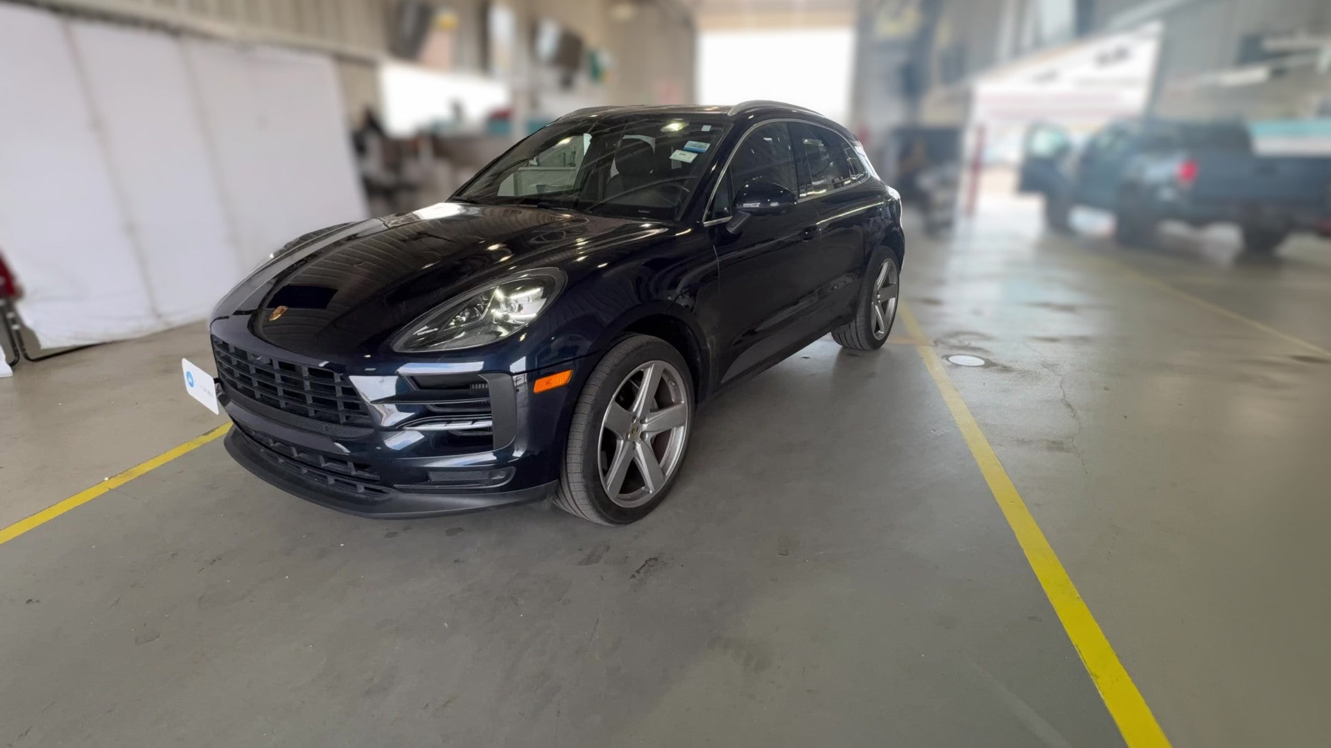 2021 Porsche Macan vehicle photo