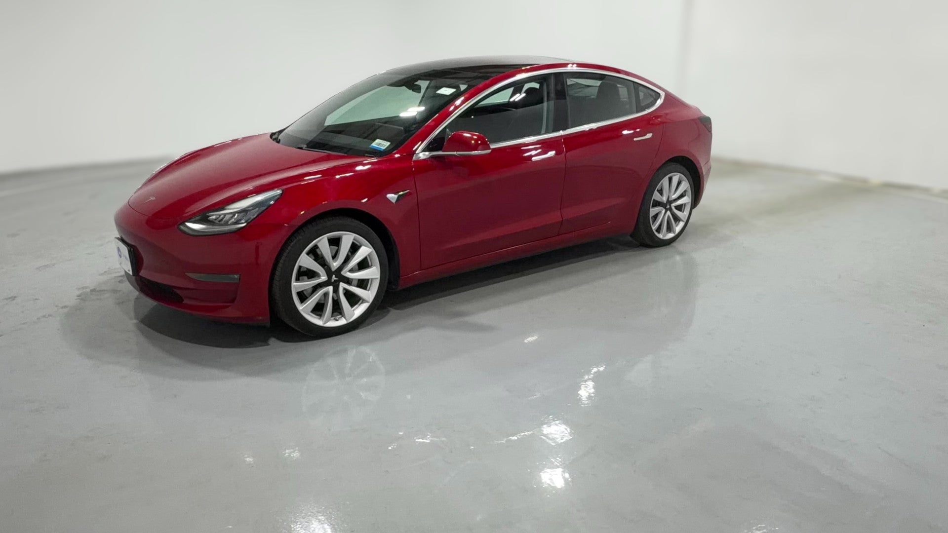 2018 Tesla Model 3 vehicle photo