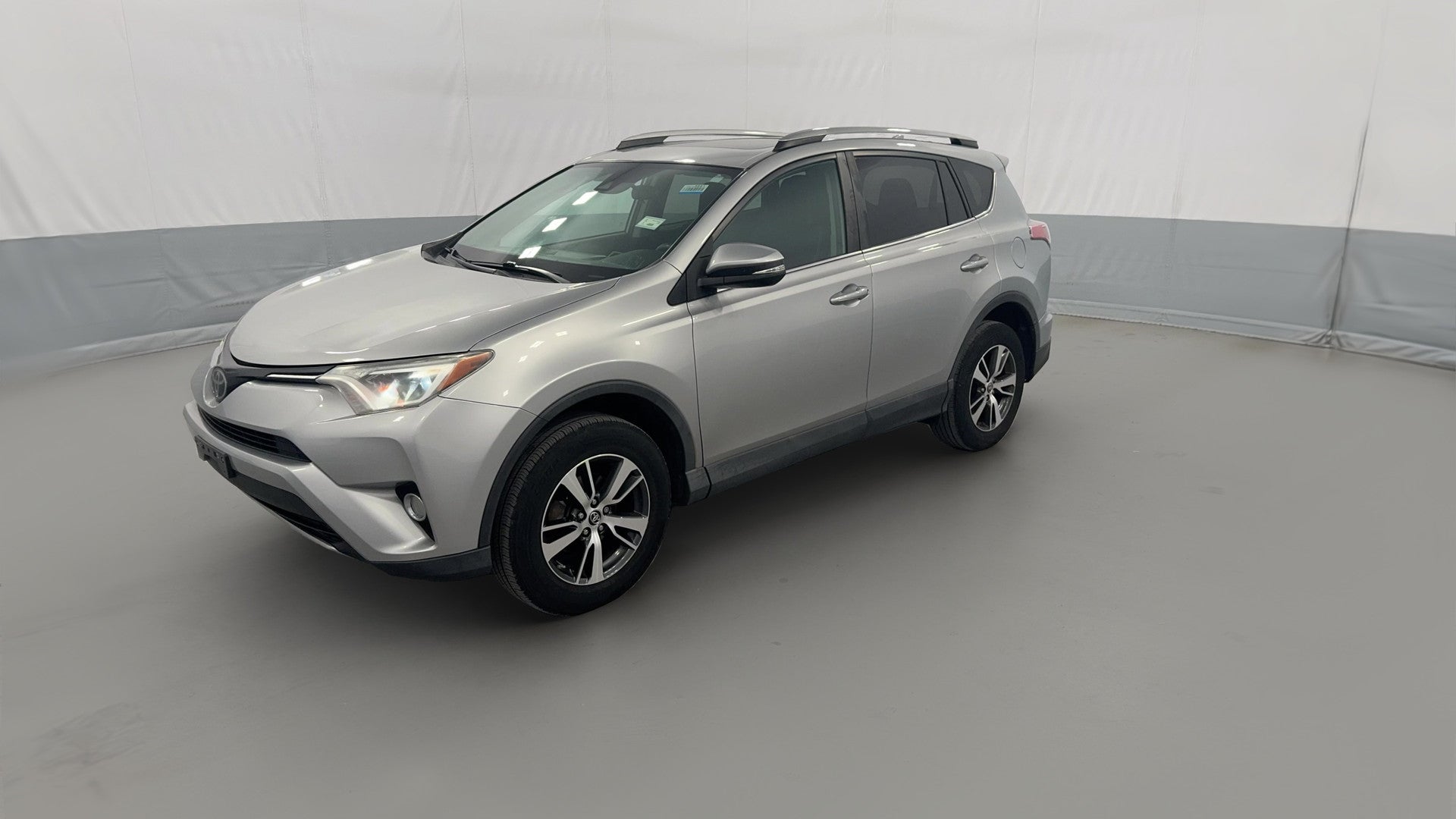2018 Toyota RAV4 vehicle photo