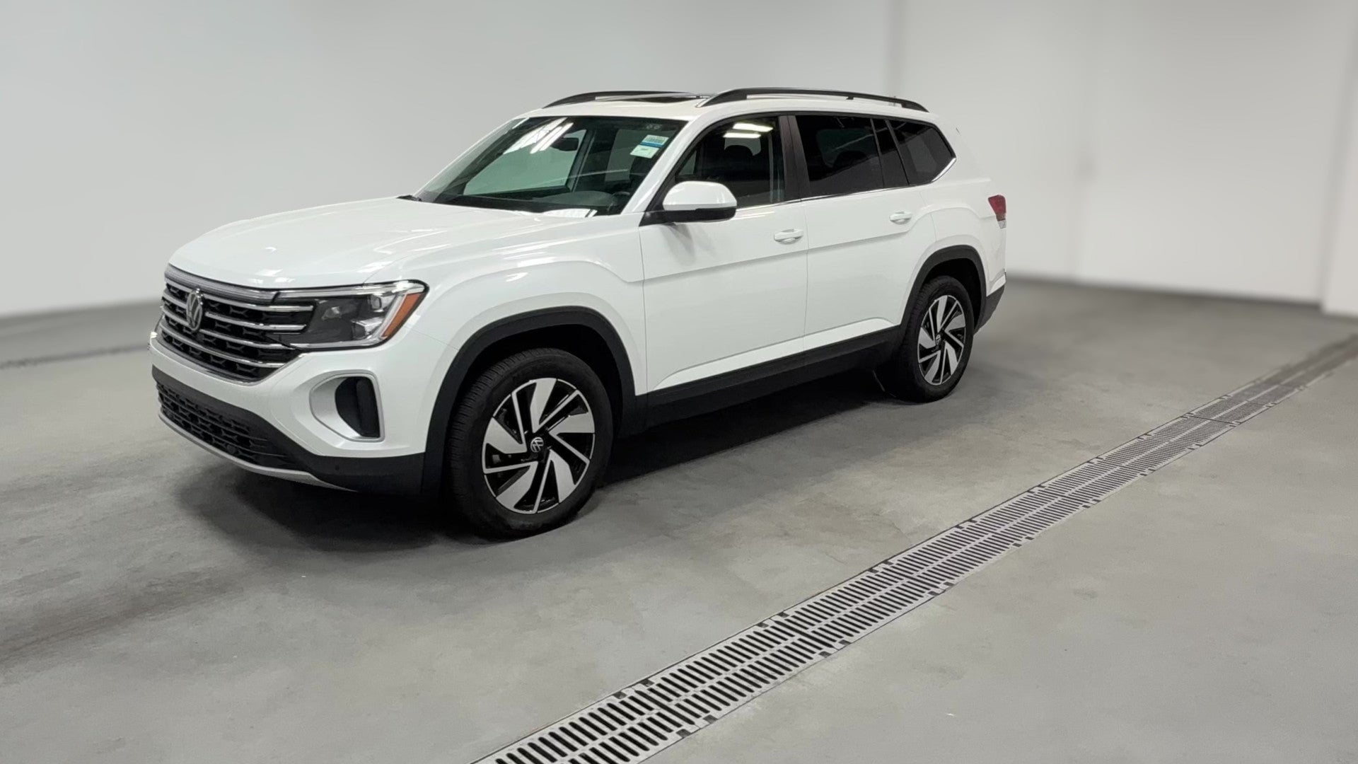 2026 Volkswagen Atlas vehicle photo