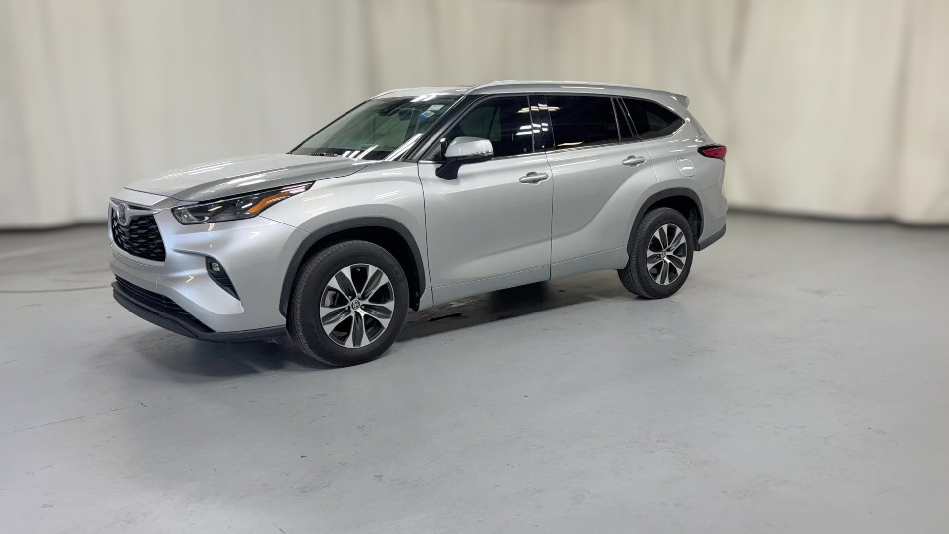 2022 Toyota Highlander Hybrid vehicle photo