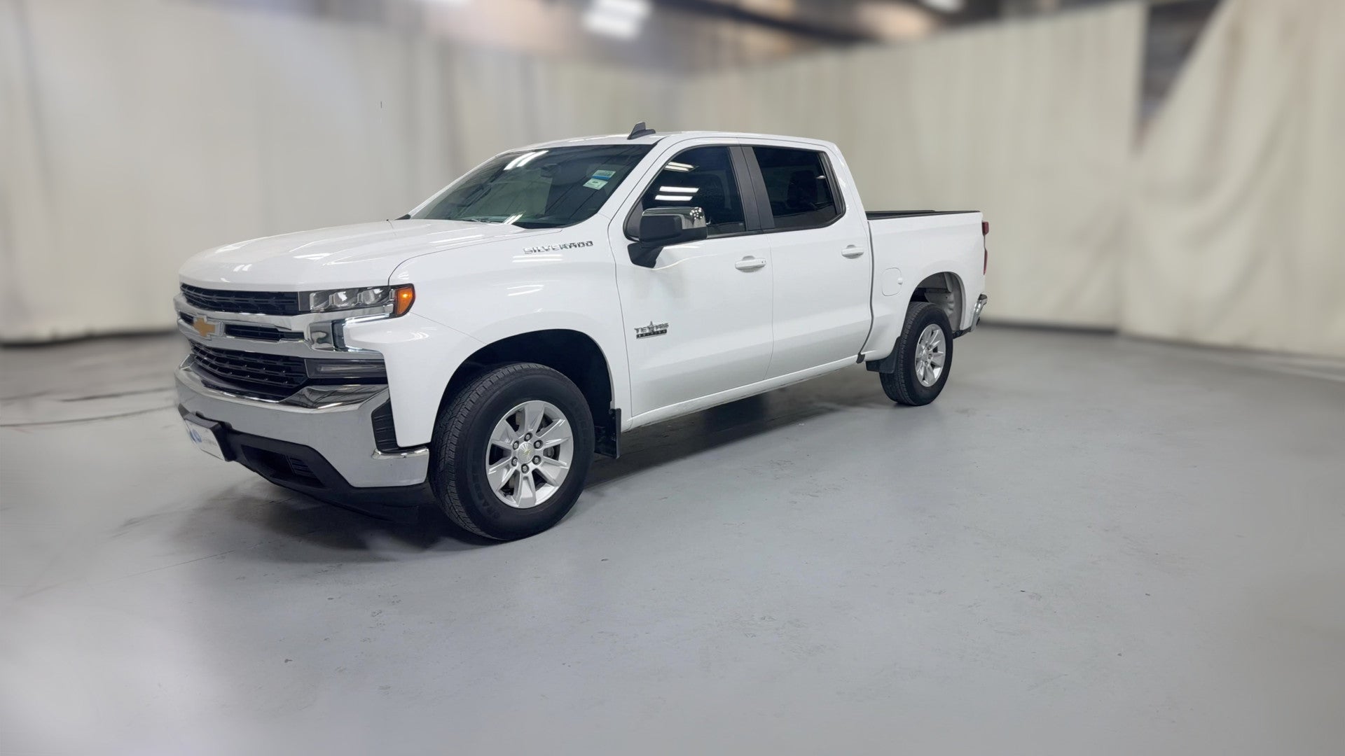 2021 Chevrolet Silverado 1500 Crew Cab vehicle photo
