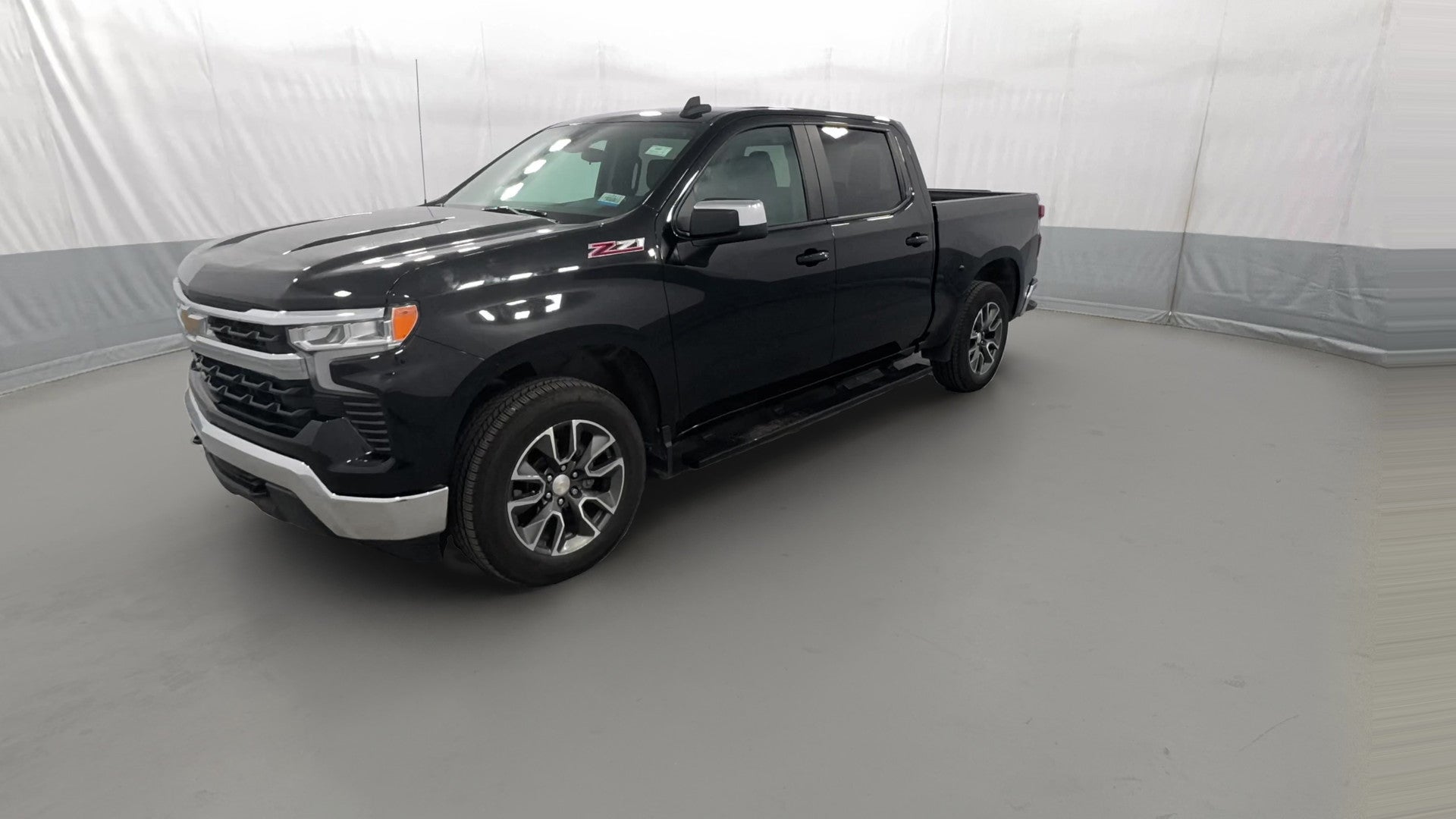 2023 Chevrolet Silverado 1500 Crew Cab vehicle photo