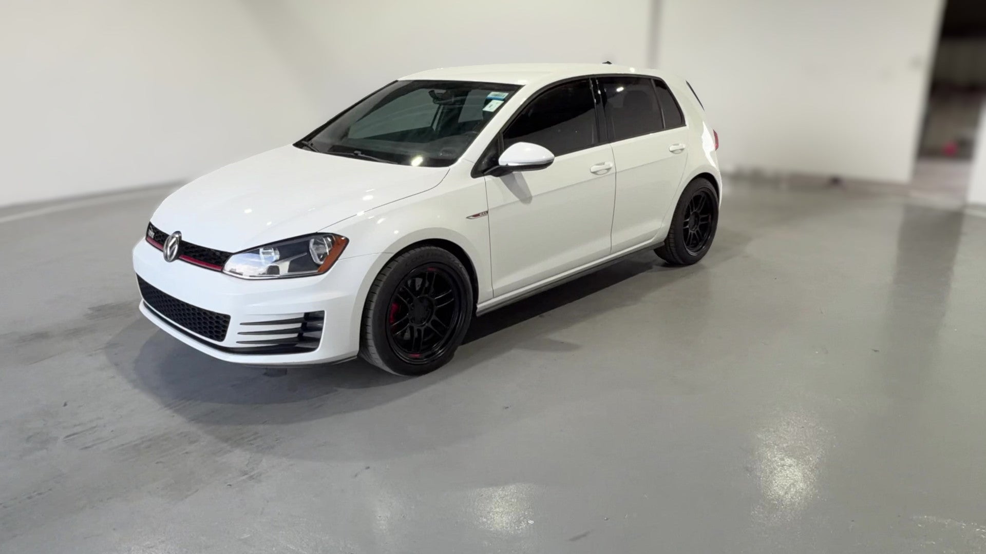 2017 Volkswagen Golf GTI vehicle photo