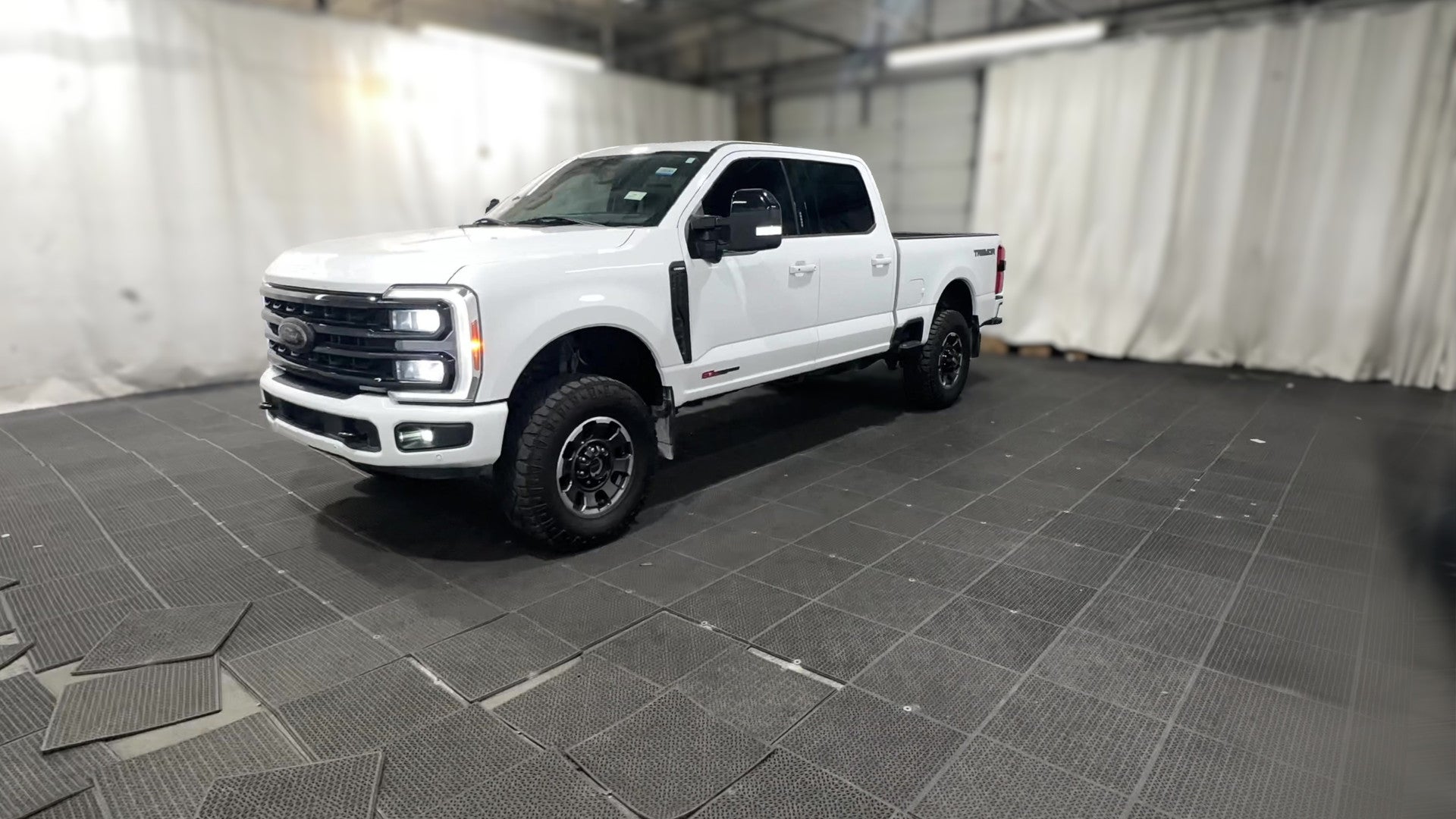 2023 Ford F250 Super Duty Crew Cab vehicle photo