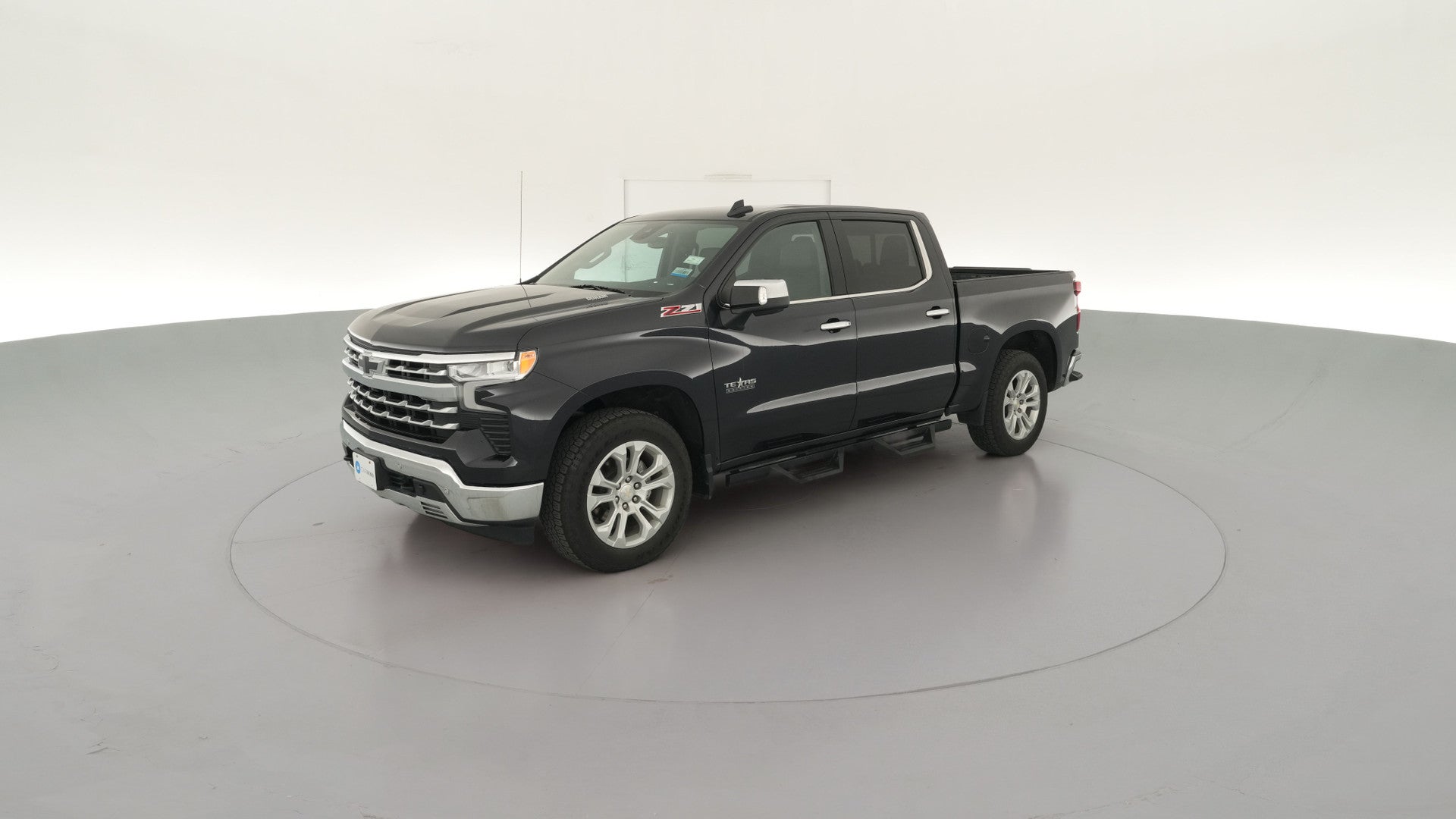 2022 Chevrolet Silverado 1500 Crew Cab vehicle photo