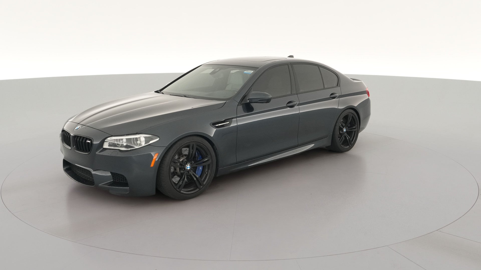2015 BMW M5 vehicle photo