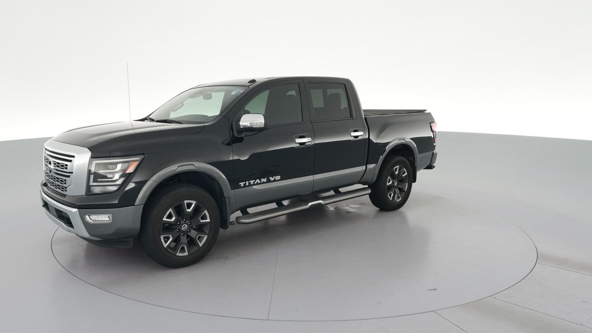 2020 Nissan Titan Crew Cab vehicle photo