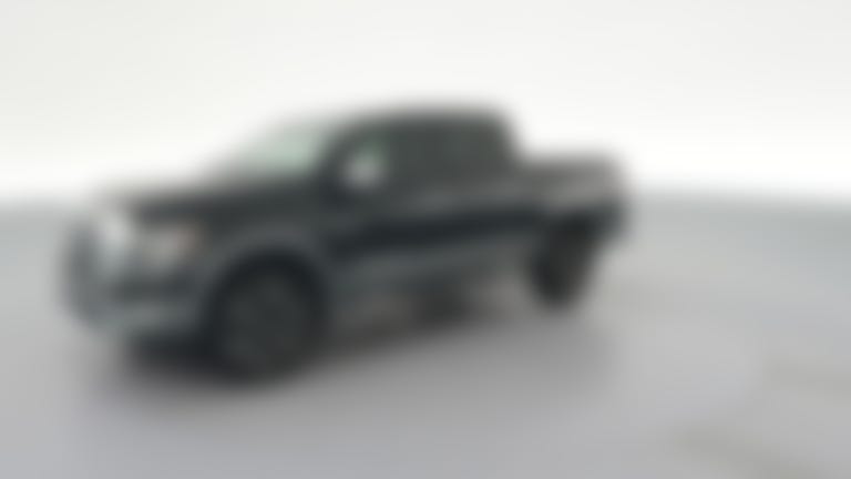 2020 Nissan Titan Crew Cab vehicle photo