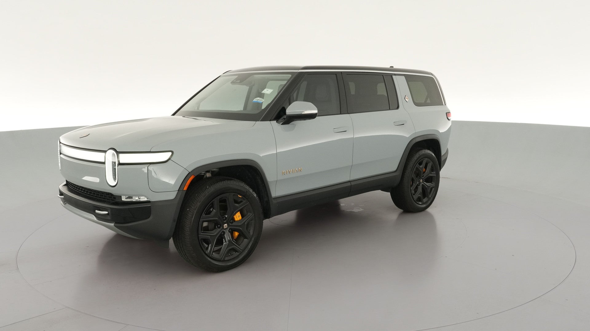 2023 Rivian R1S vehicle photo