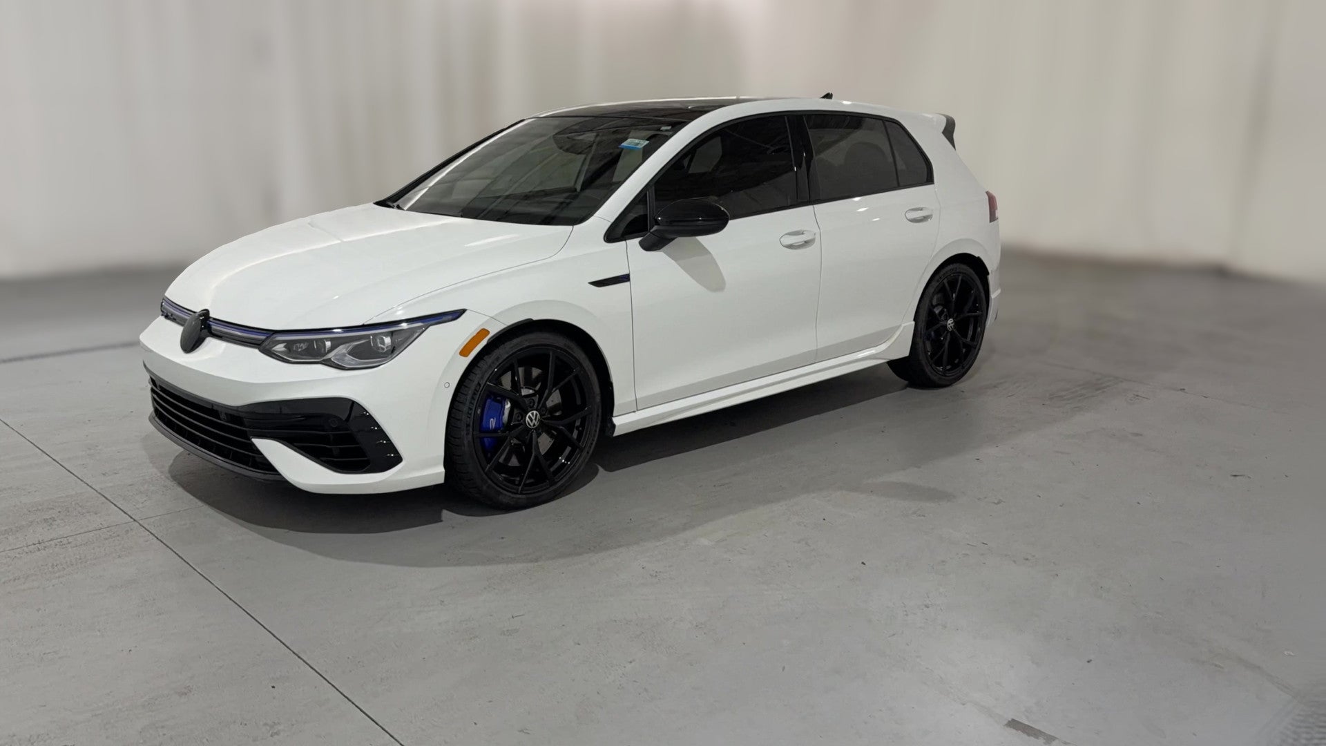 2024 Volkswagen Golf R vehicle photo