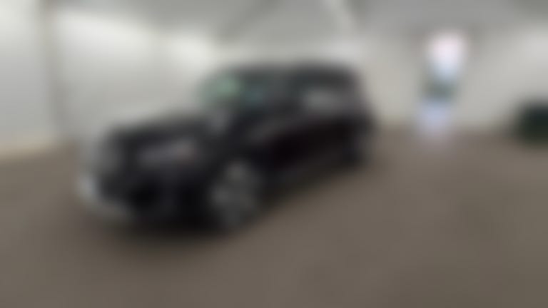 2025 Mercedes-Benz GLB vehicle photo