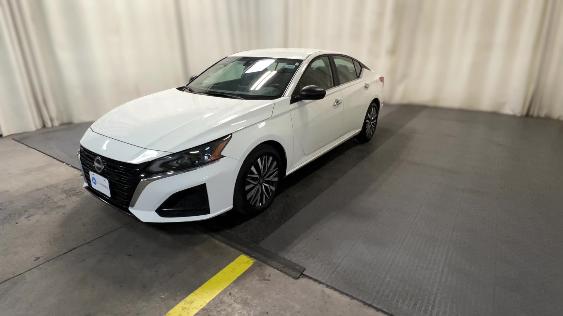 2025 Nissan Altima vehicle photo