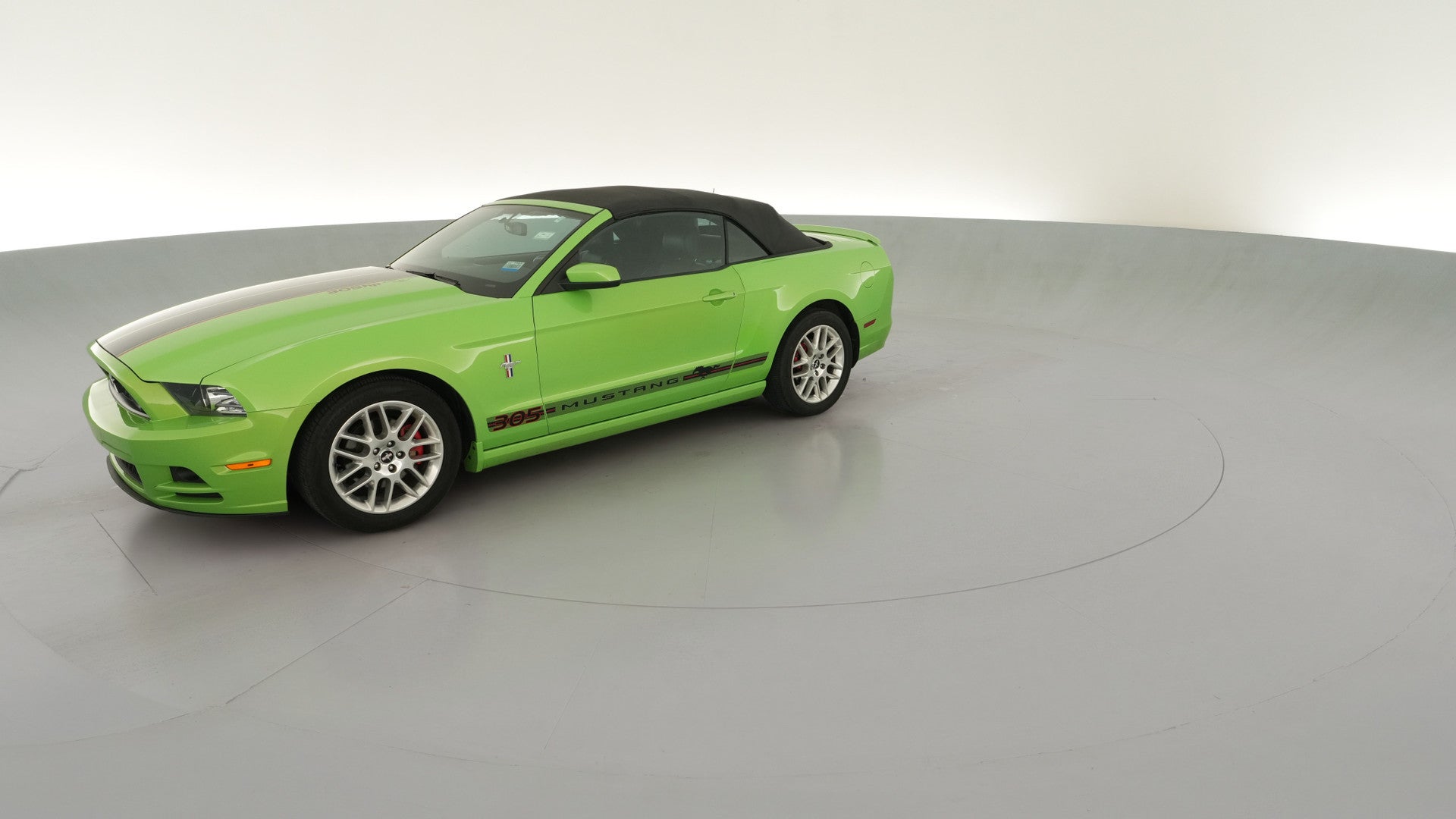 2014 Ford Mustang vehicle photo
