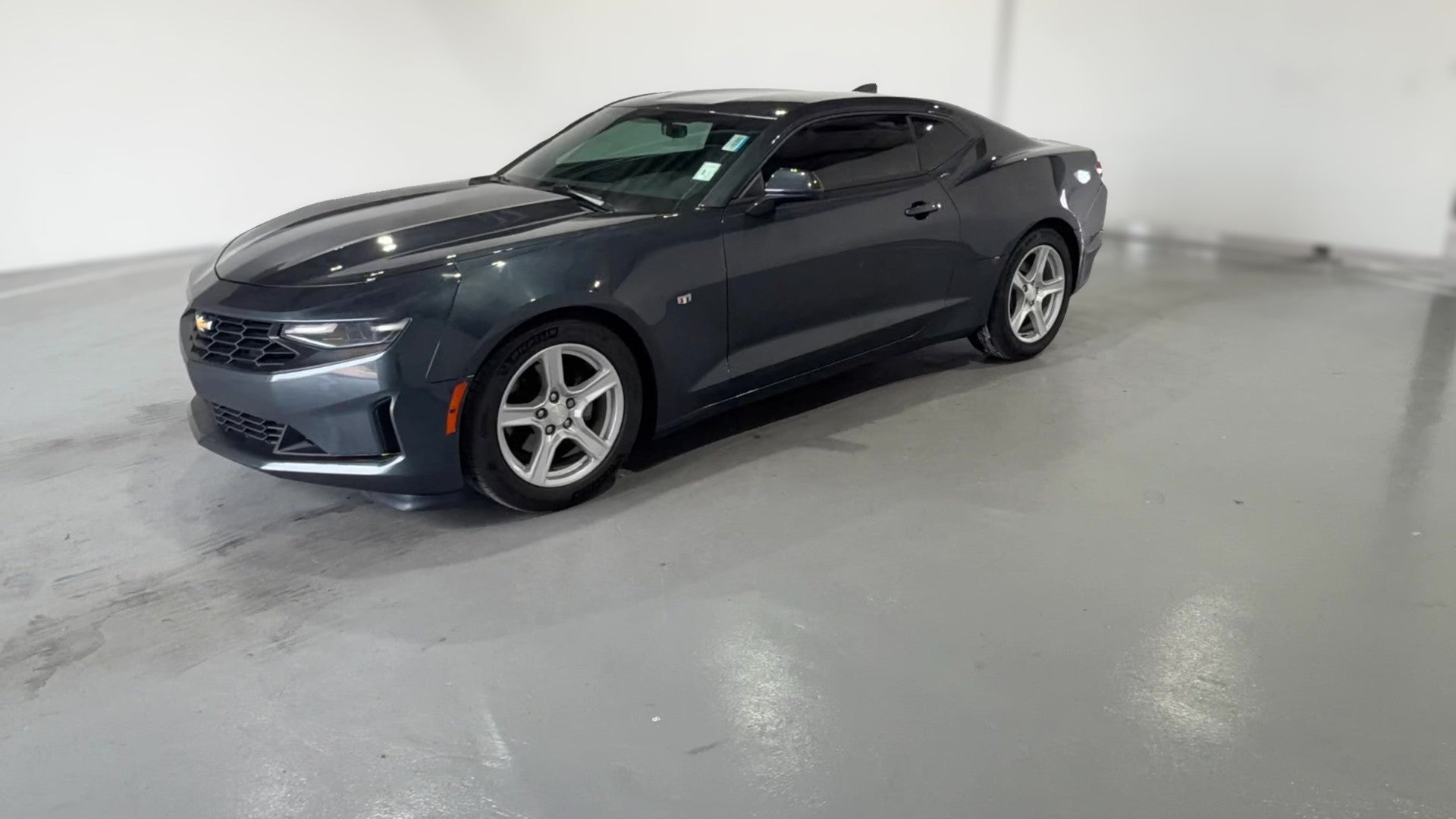 2020 Chevrolet Camaro vehicle photo