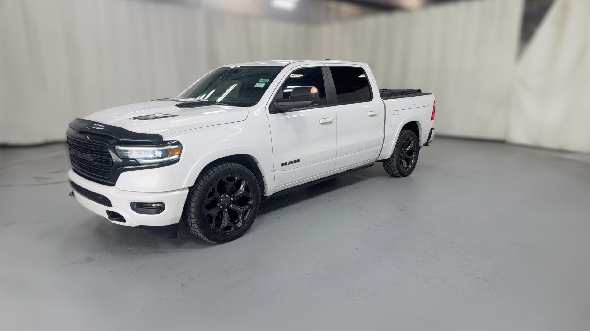 2022 Ram 1500 Crew Cab vehicle photo