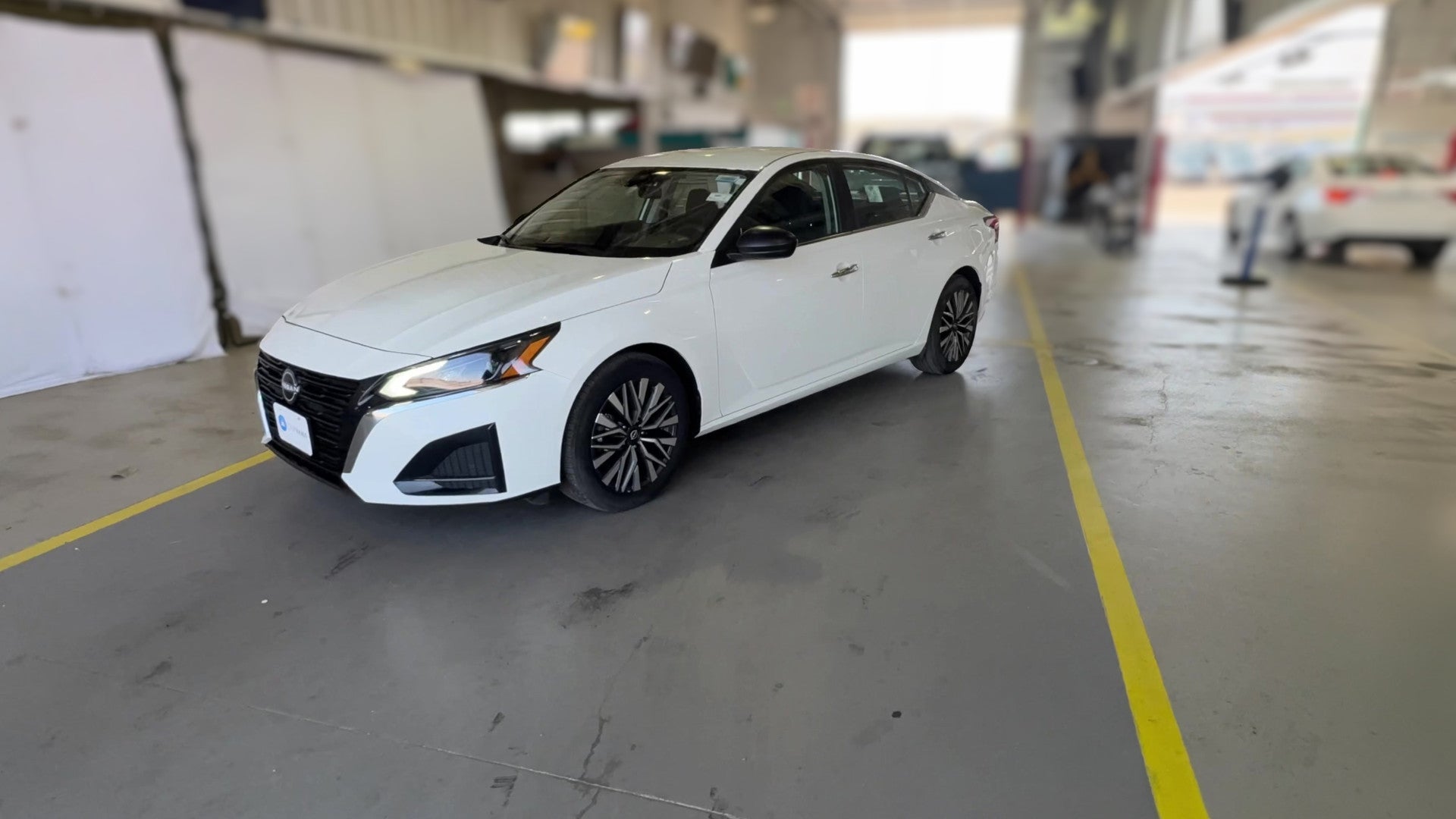 2025 Nissan Altima vehicle photo