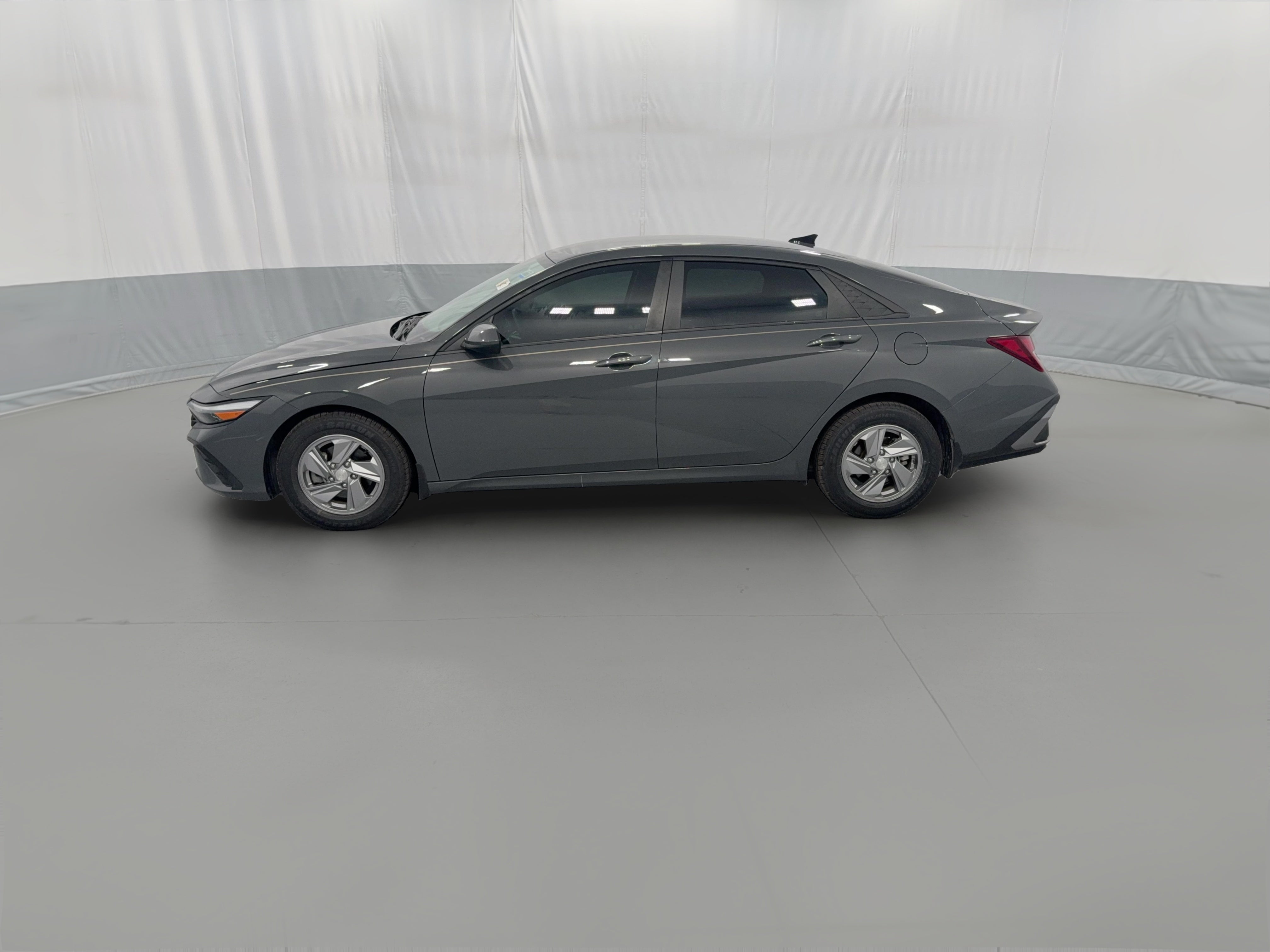 2024 Hyundai Elantra SE - Photo 25