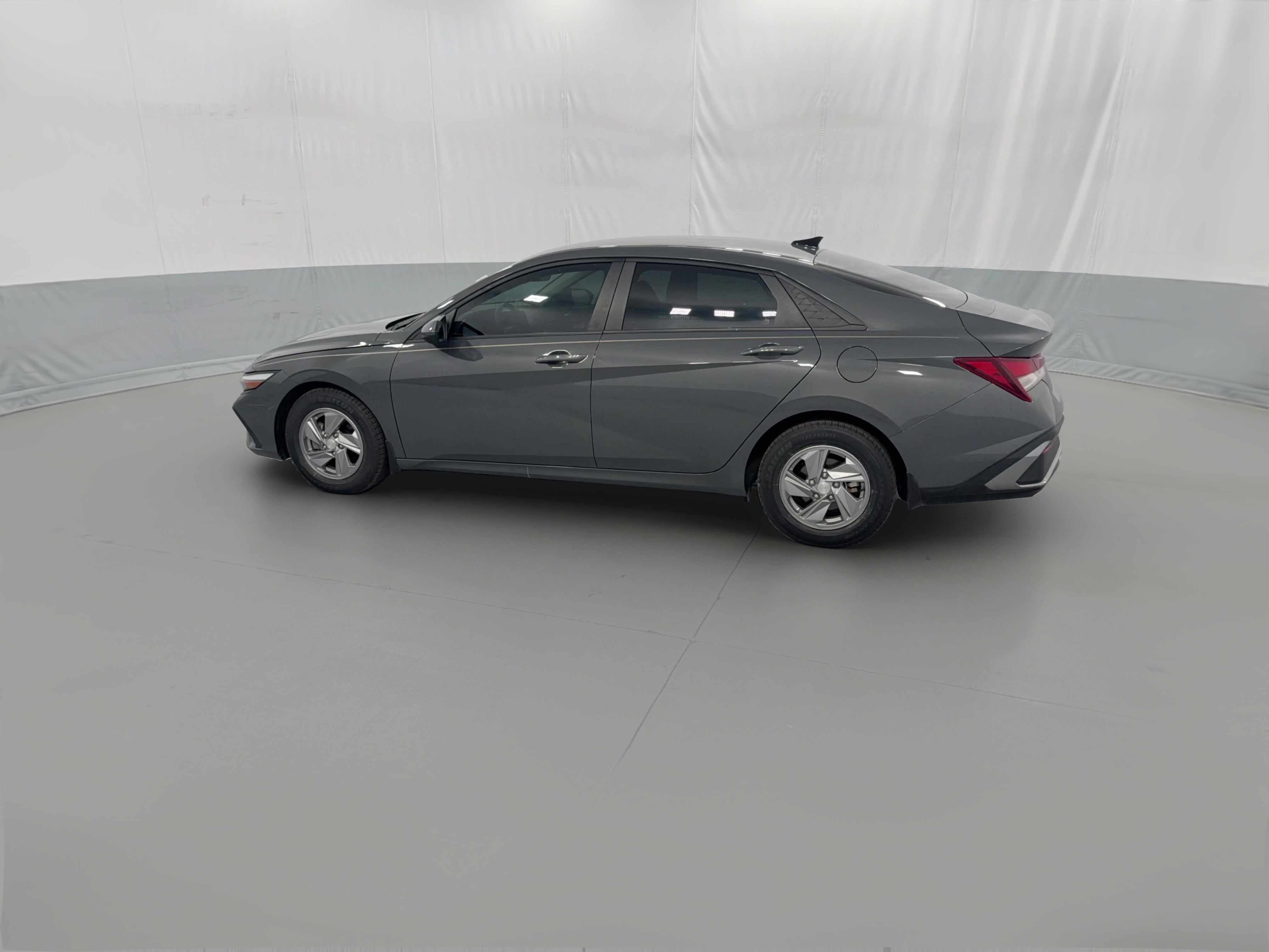2024 Hyundai Elantra SE - Photo 26