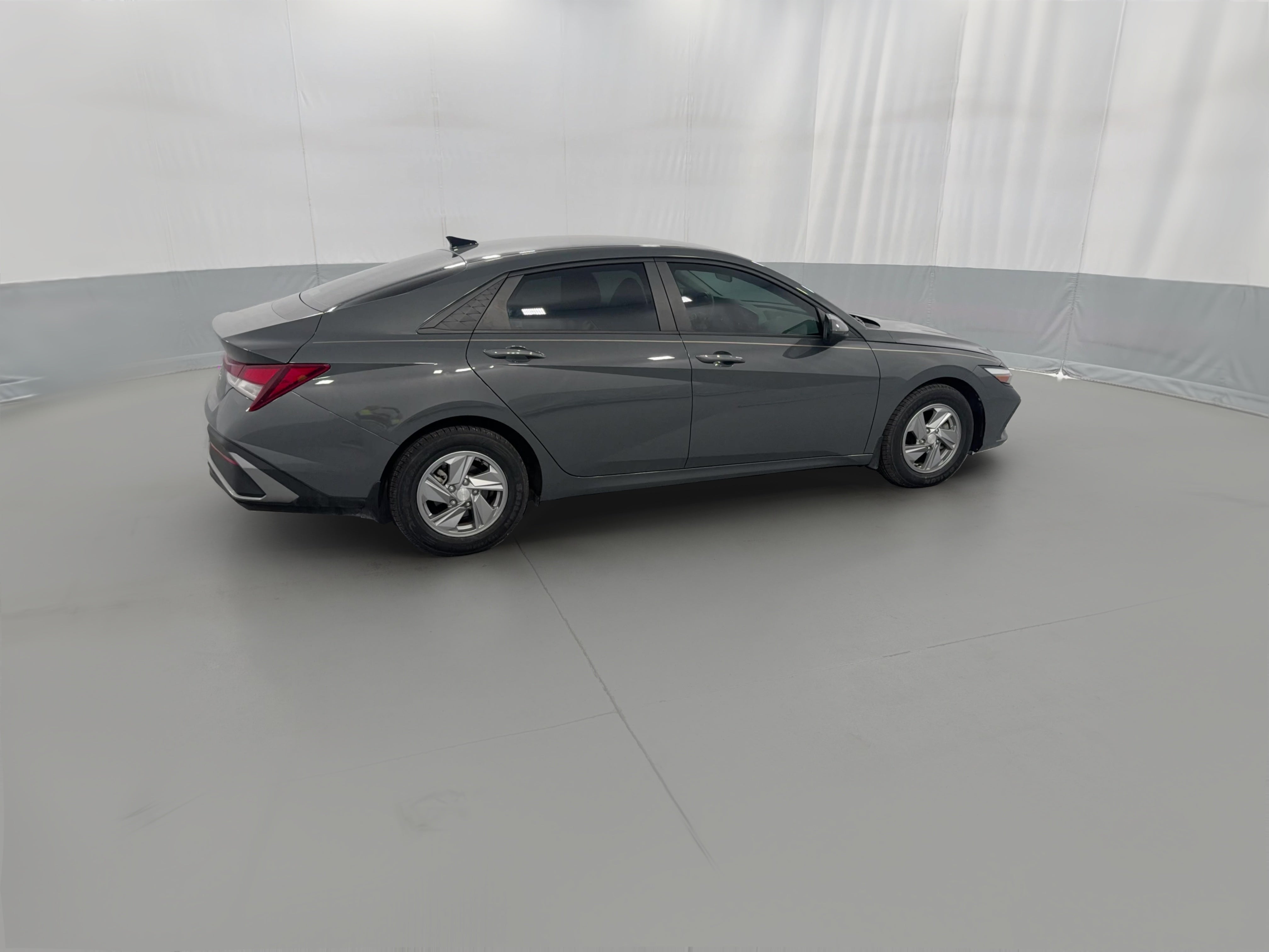 2024 Hyundai Elantra SE - Photo 32