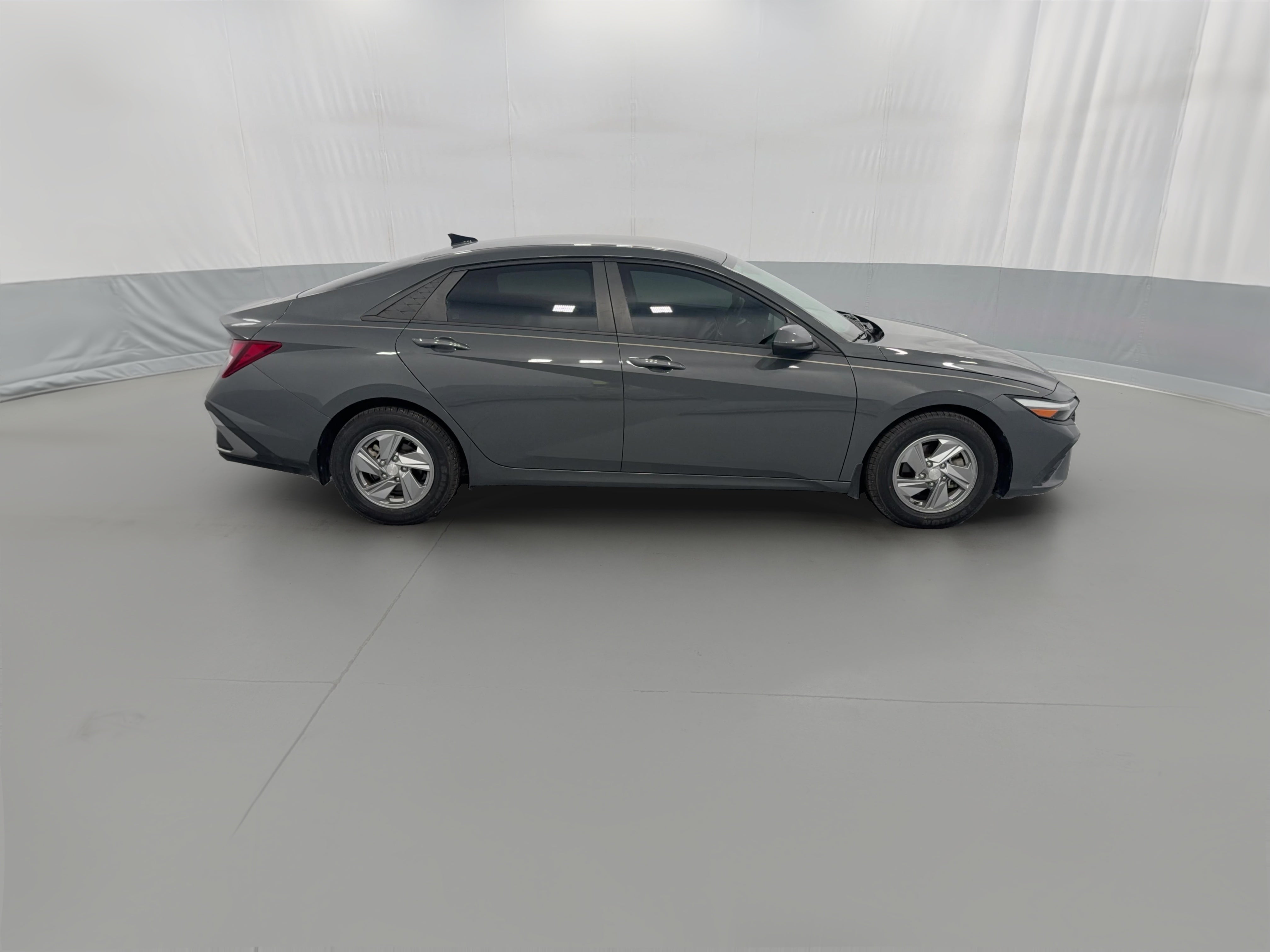 2024 Hyundai Elantra SE - Photo 33