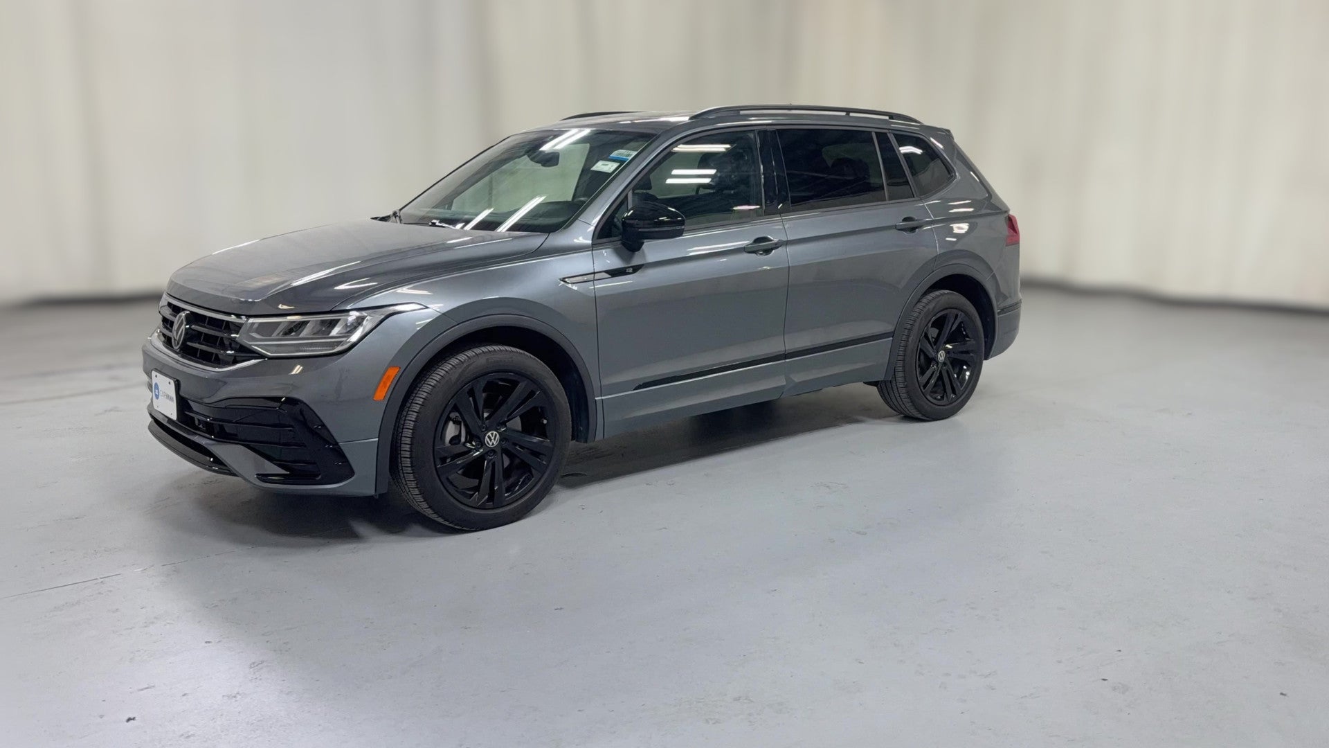 2024 Volkswagen Tiguan vehicle photo