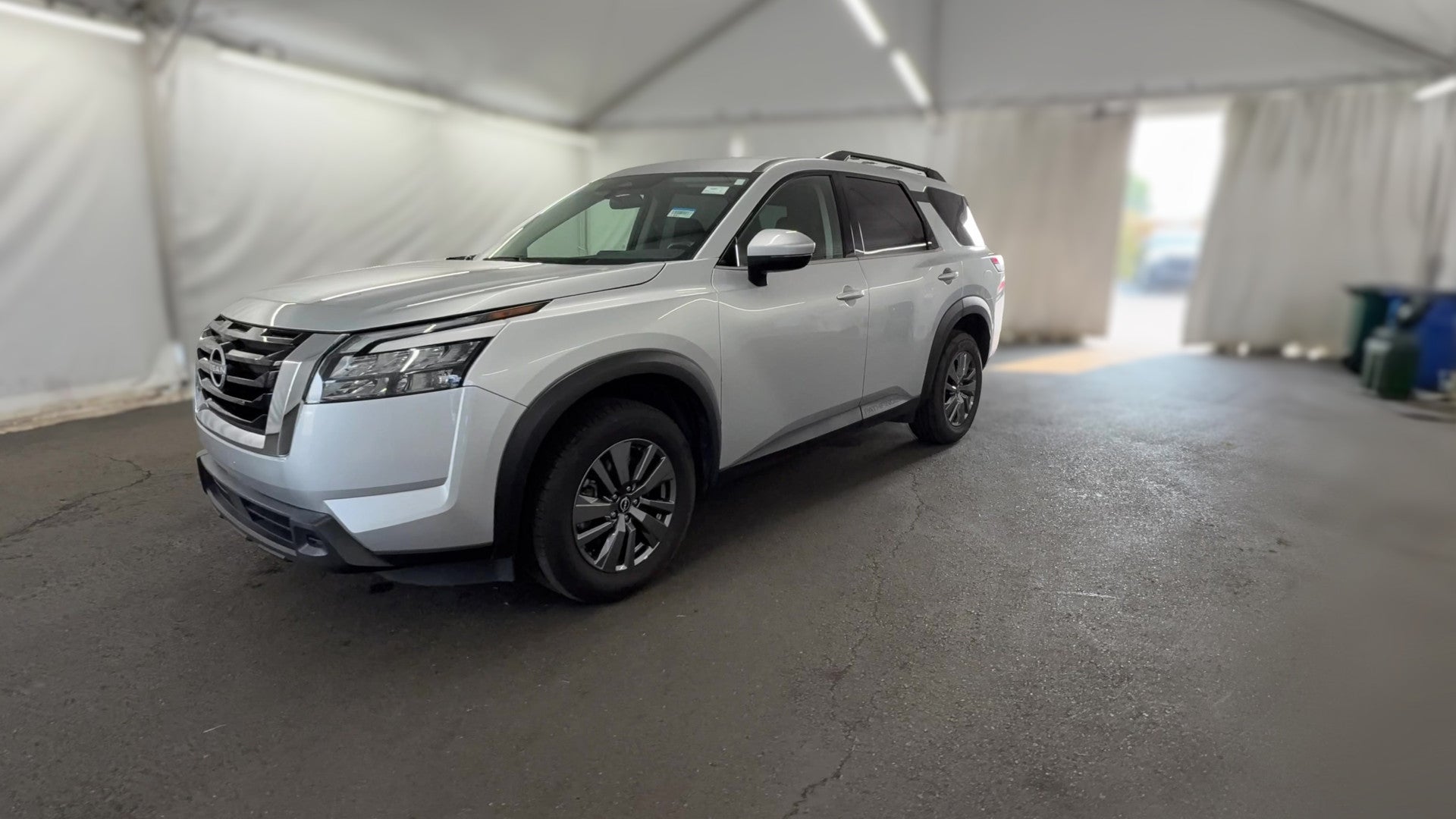 2025 Nissan Pathfinder vehicle photo
