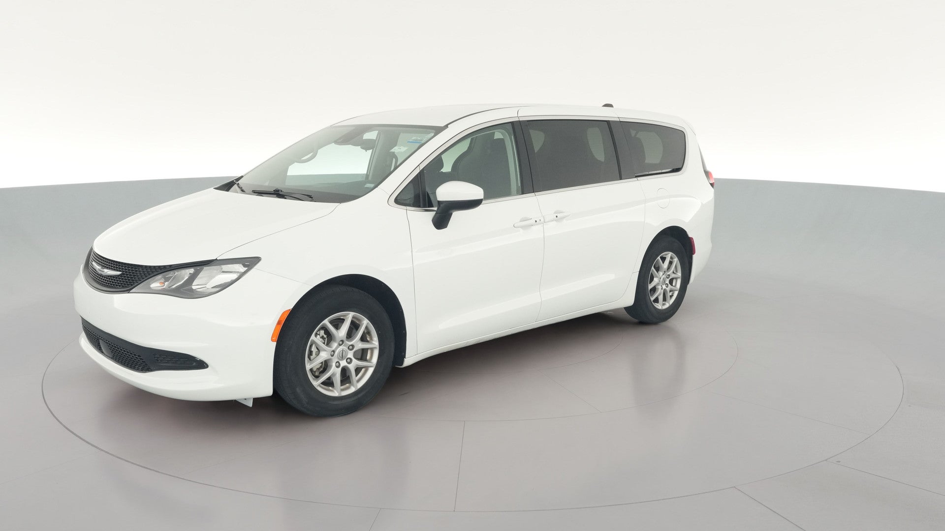2023 Chrysler Voyager vehicle photo