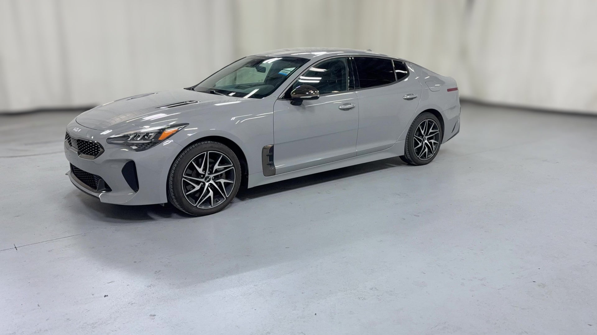 2023 Kia Stinger vehicle photo