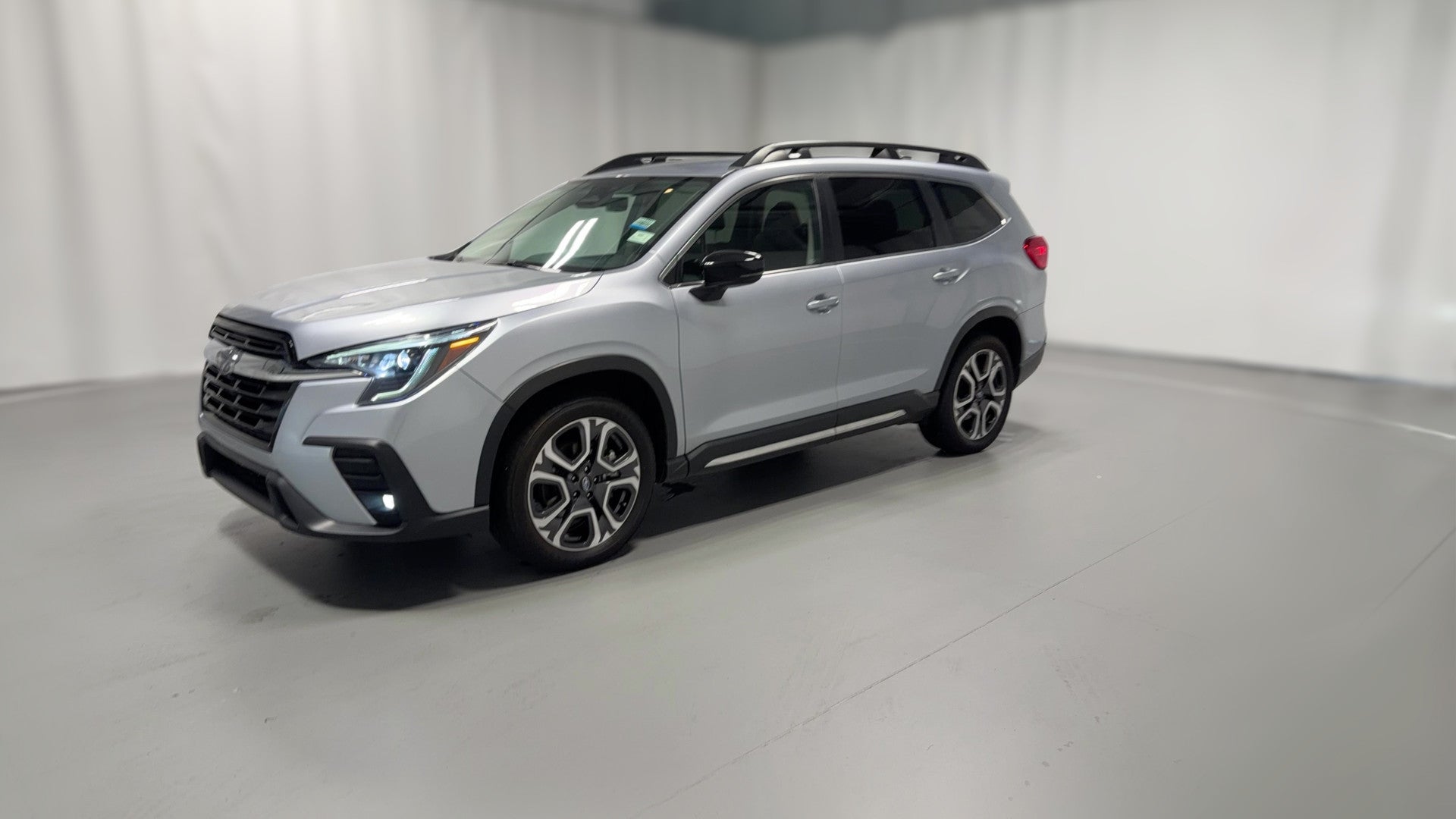 2024 Subaru Ascent vehicle photo