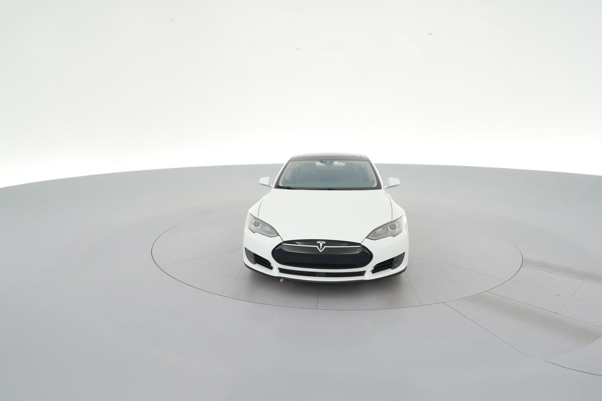 2015 Tesla Model S 70D in White — 360° view 1