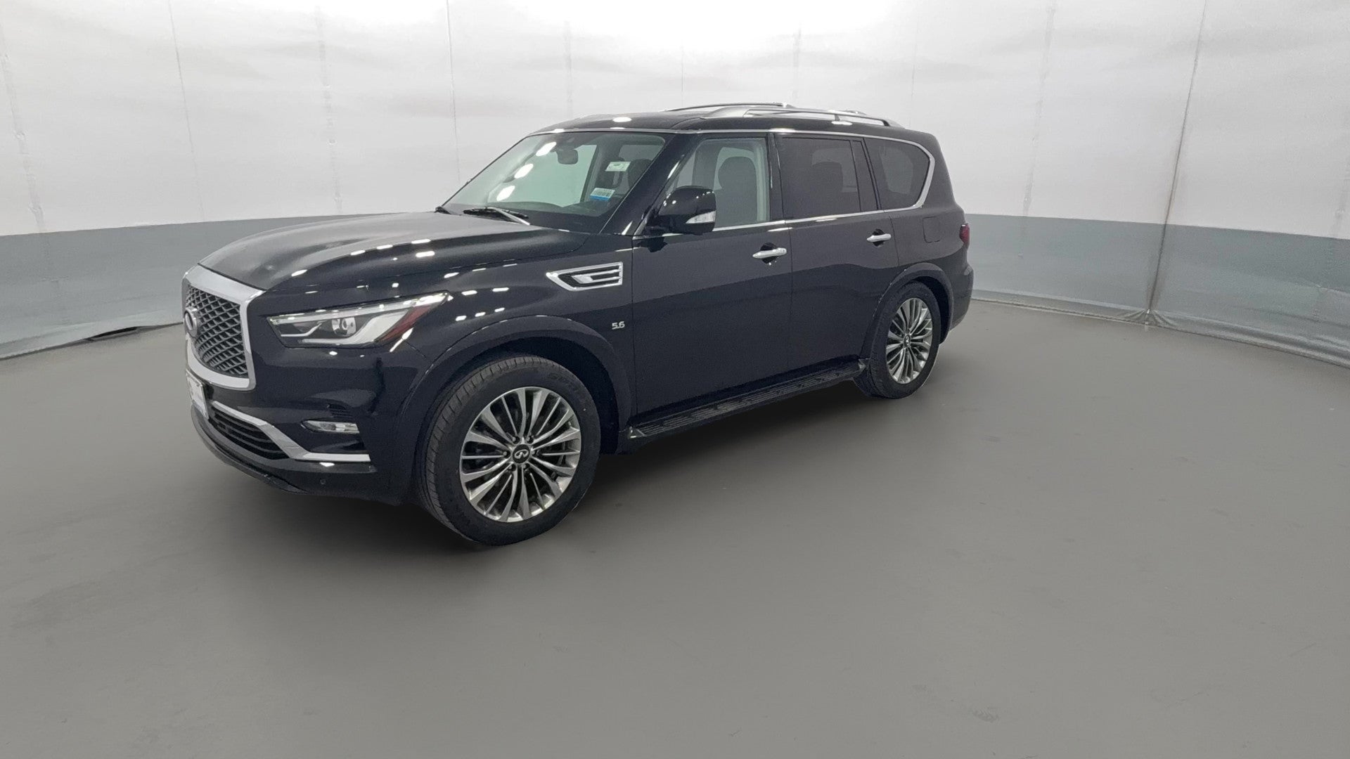 2018 INFINITI QX80 vehicle photo
