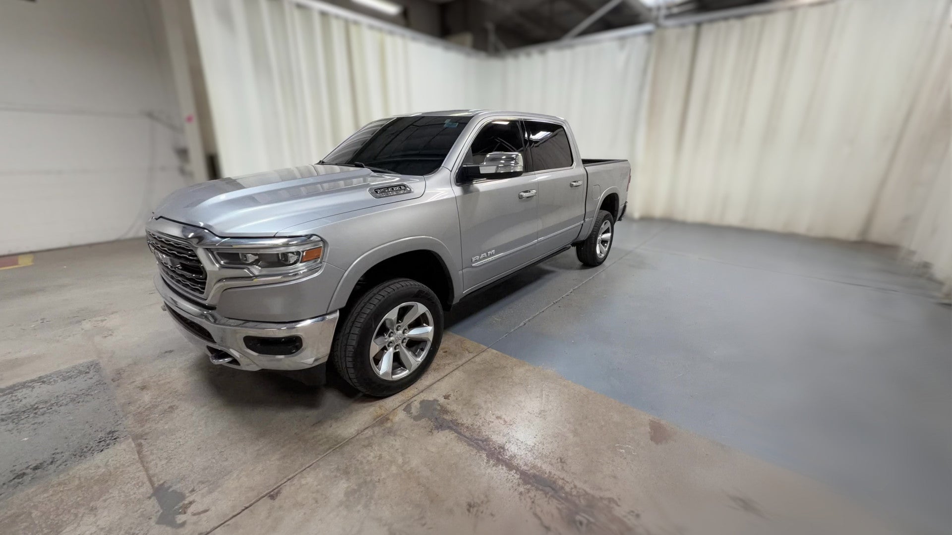 2019 Ram 1500 Crew Cab vehicle photo