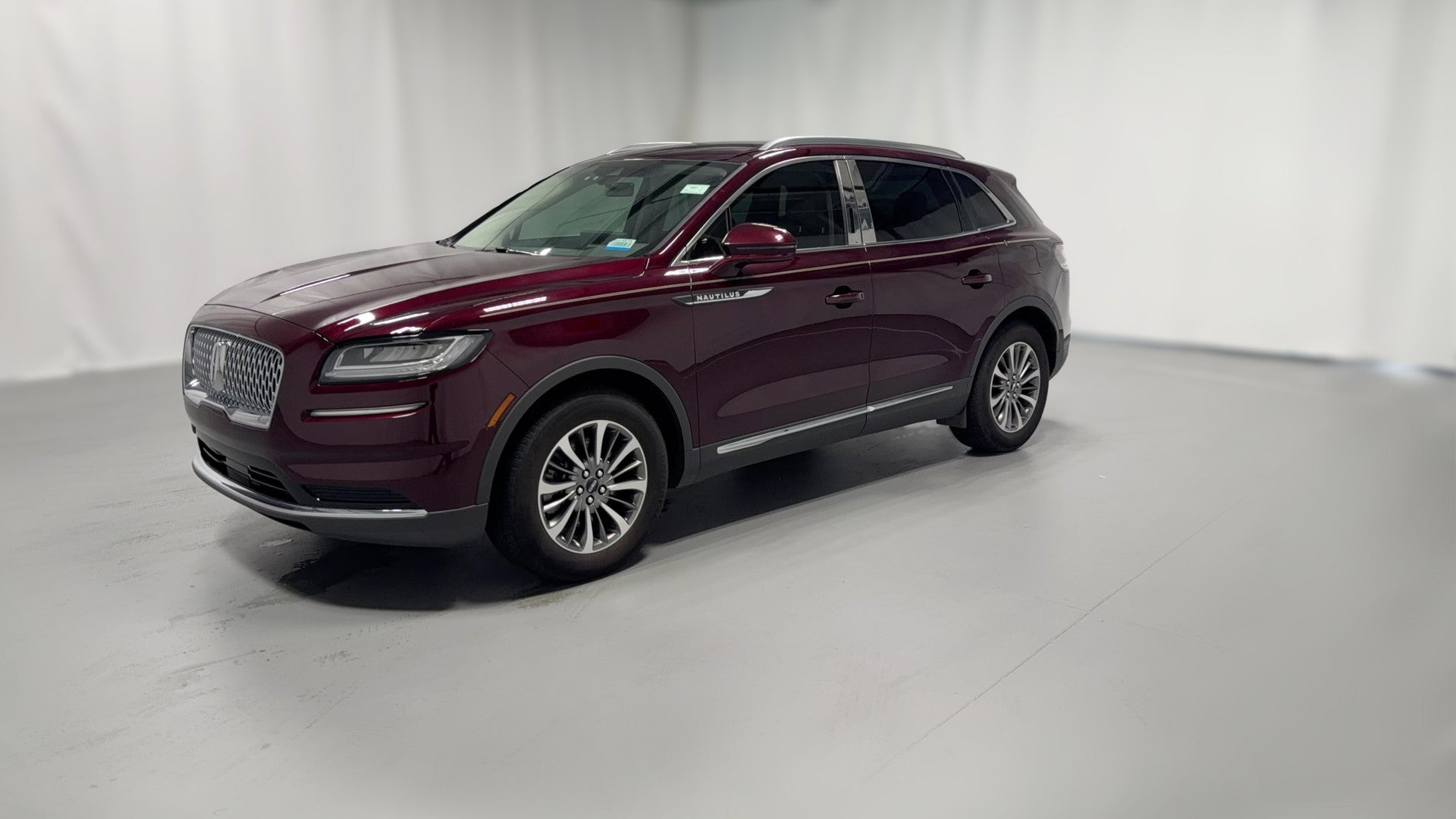 2021 Lincoln Nautilus vehicle photo