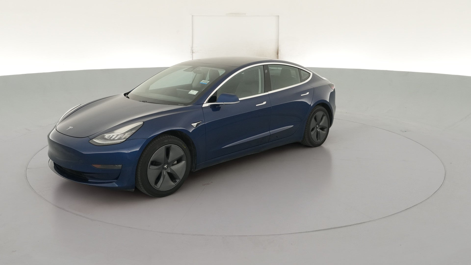 2019 Tesla Model 3 vehicle photo