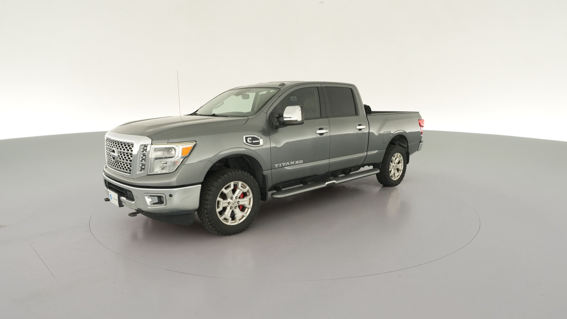 2016 Nissan TITAN XD Crew Cab vehicle photo