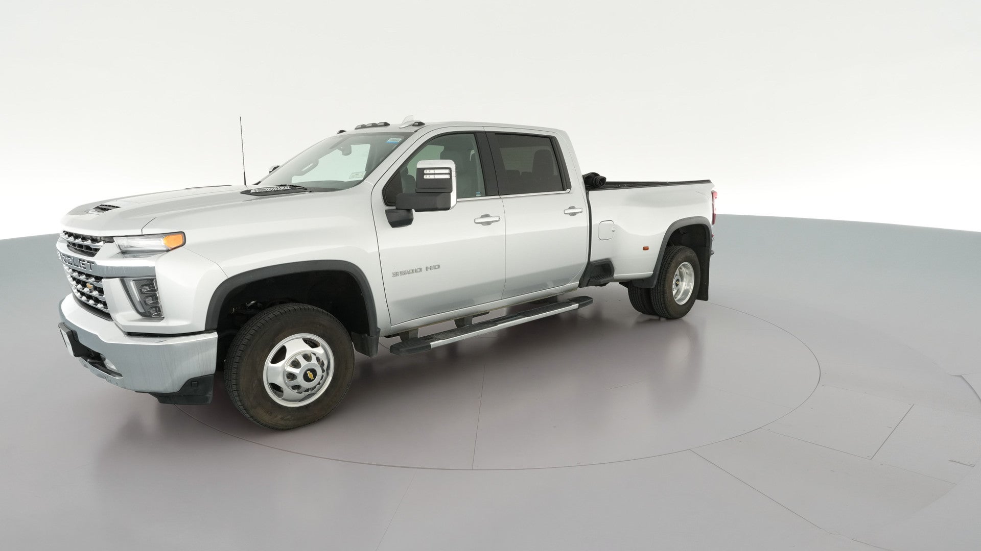 2022 Chevrolet Silverado 3500 HD Crew Cab vehicle photo